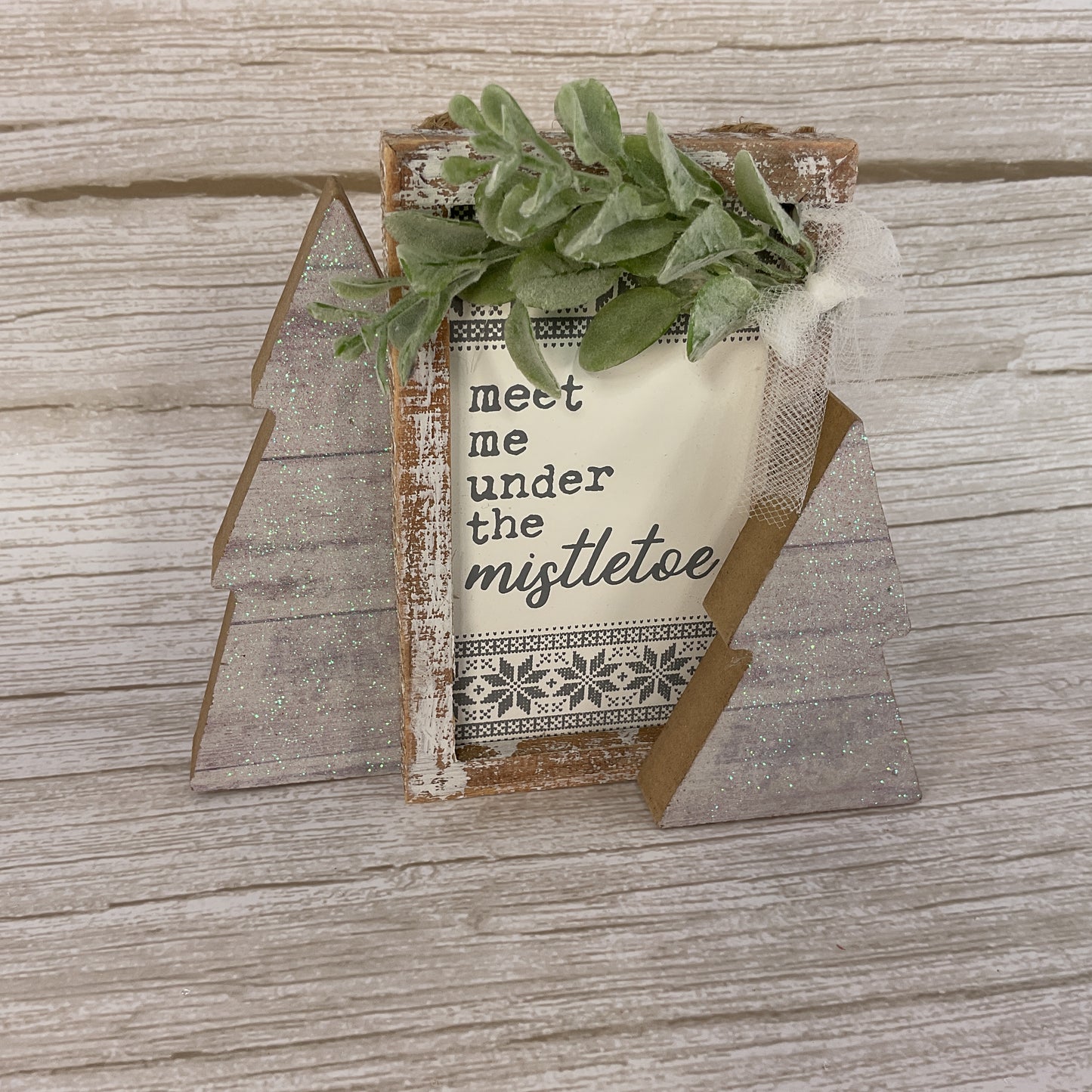 AGD Christmas Decor - Small Mistletoe and Glitter Tree Display