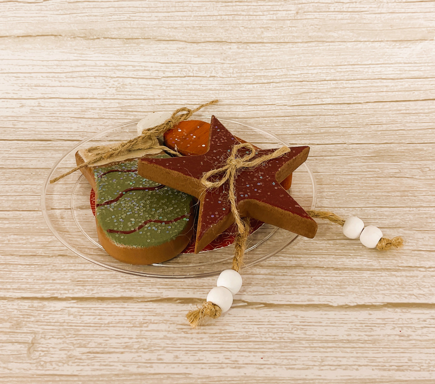 AGD Christmas Decor - Farmhouse Prim Cookies Carrot Plate