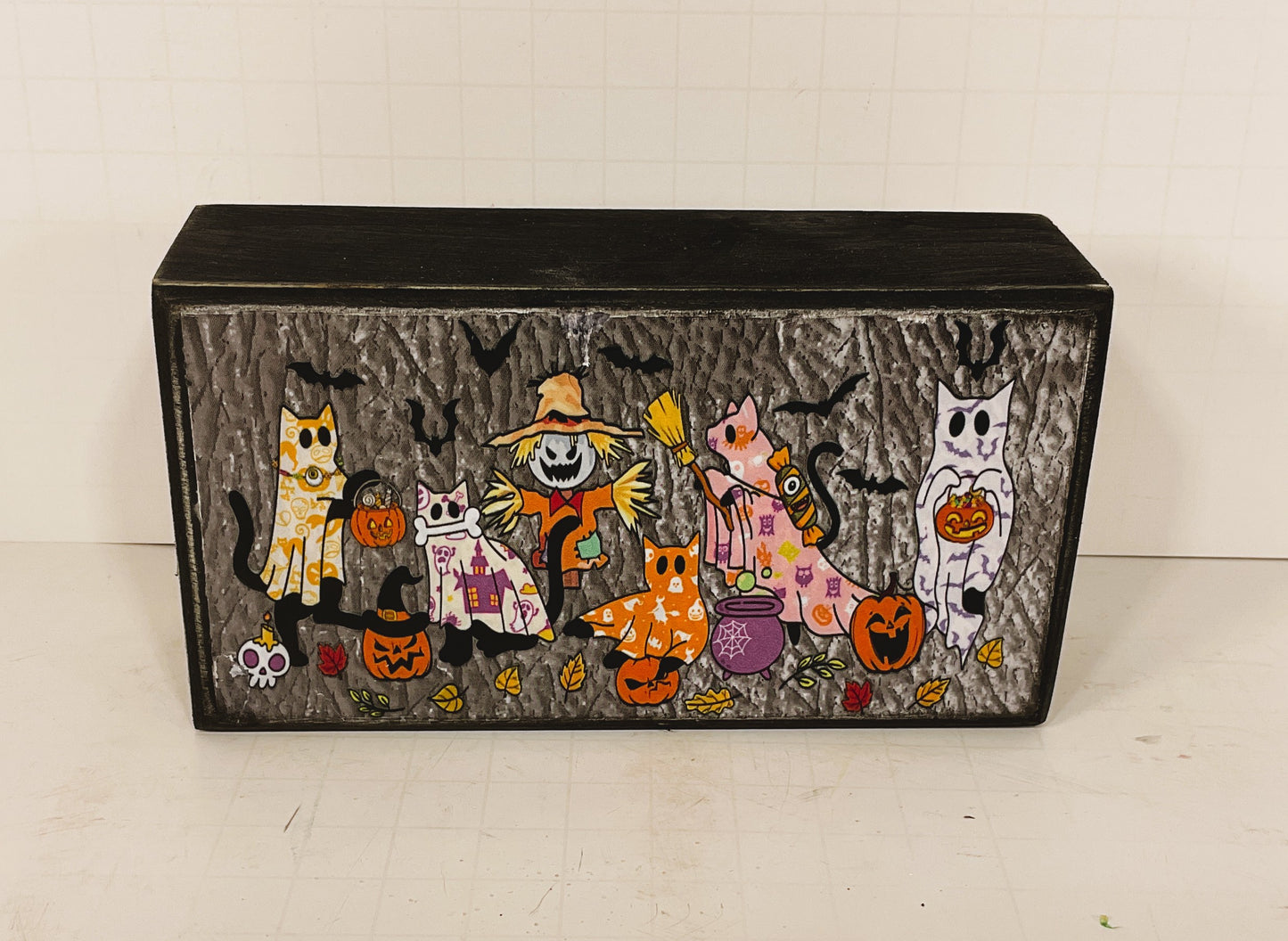 AGD Halloween Decor - Kitty Cats Happy Ghost Box Sign