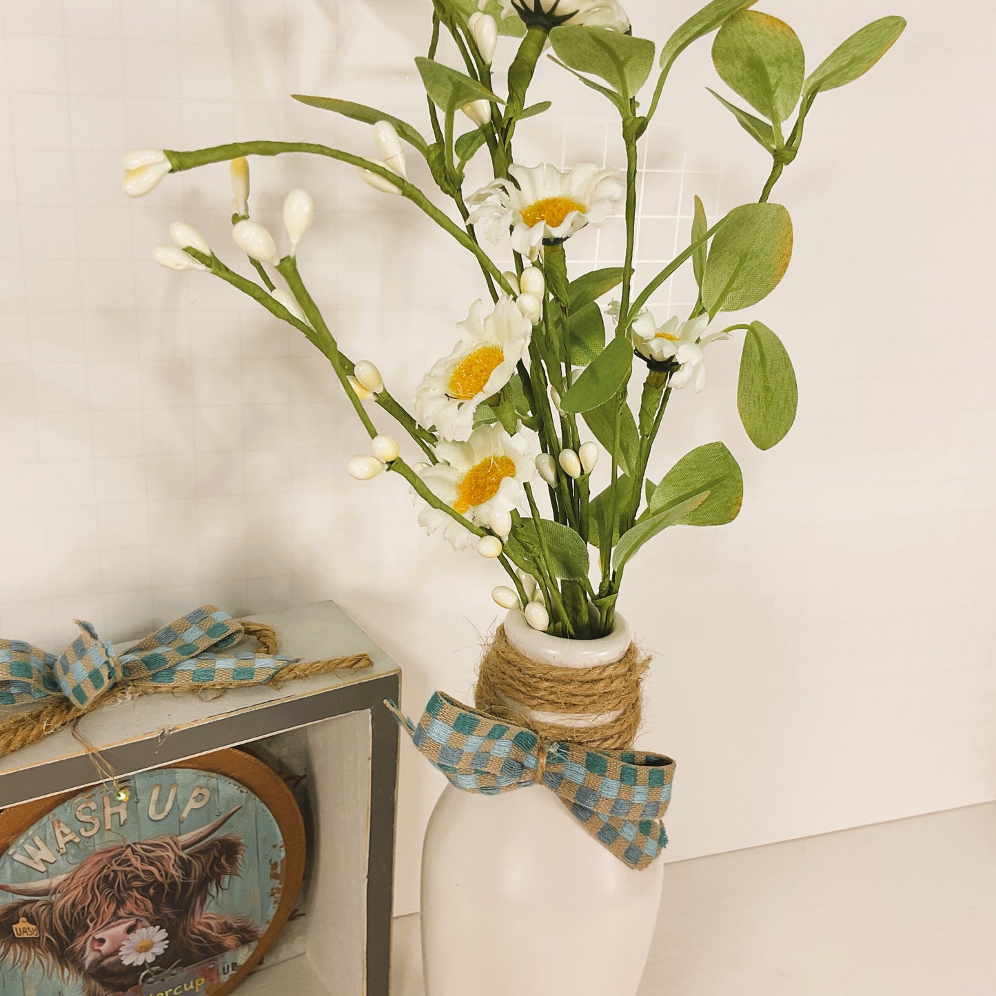 AGD Home Decor - Highland Cow Wash Up Buttercup Daisy Bathroom Decor