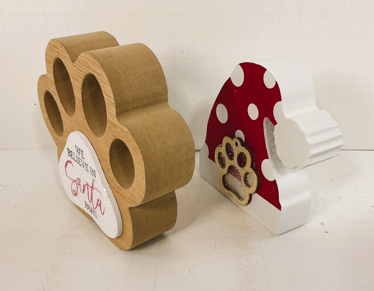 AGD Christmas Decor -Puppy Dog Paw Santa Hat Tier Tray 2pc Set