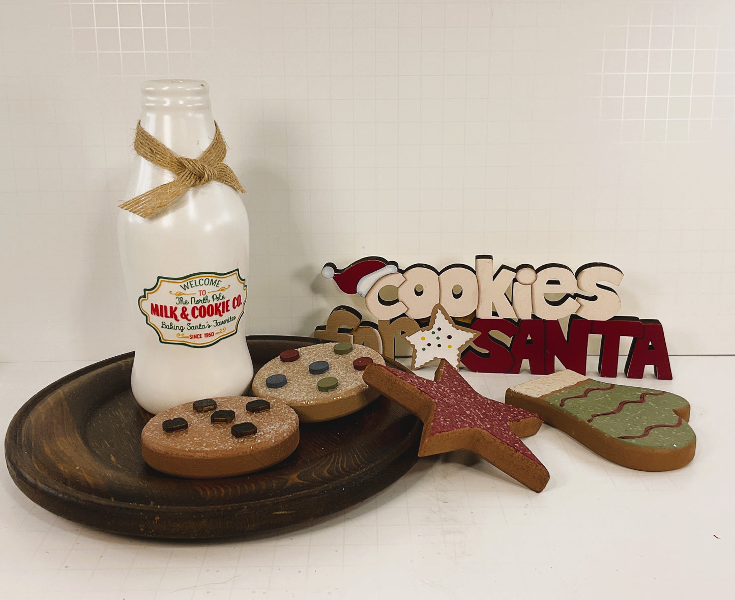 AGD Christmas Decor - Milk Bottles Gingerbread Cookies for Santa Plate Set