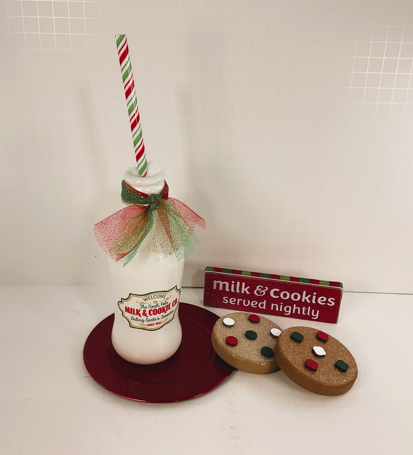 AGD Christmas Decor - Milk Bottle Gingerbread Cookies for Santa Plate Set