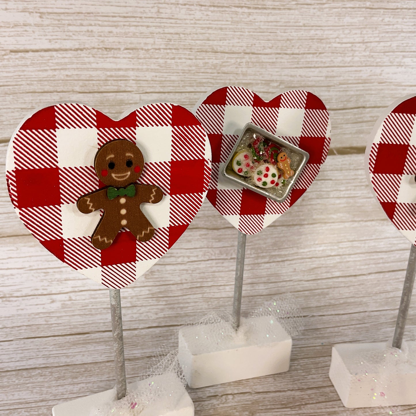 AGD Christmas Decor - Miniature Cookies Gingerbread Heart Stands 3pc