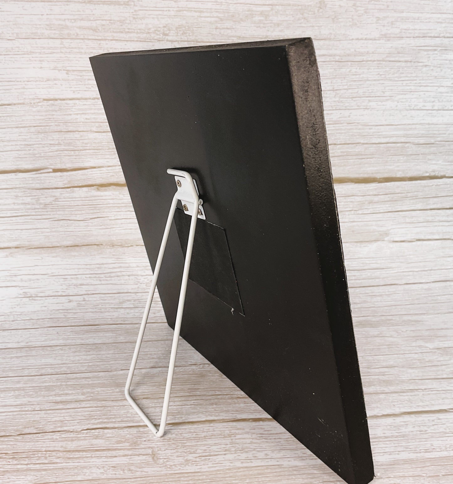 AGD  Christmas Decor - Merry Cryptids Bigfoot Aliens Tabletop Easel Sign