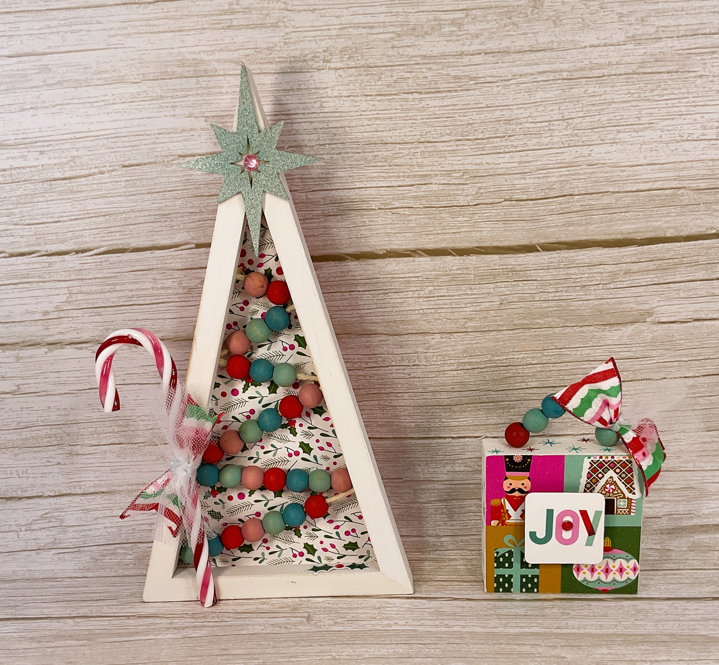 Pink Retro Beaded Wood Christmas Tree & Sign – Handcrafted Holiday Gift Set, 2 Piece