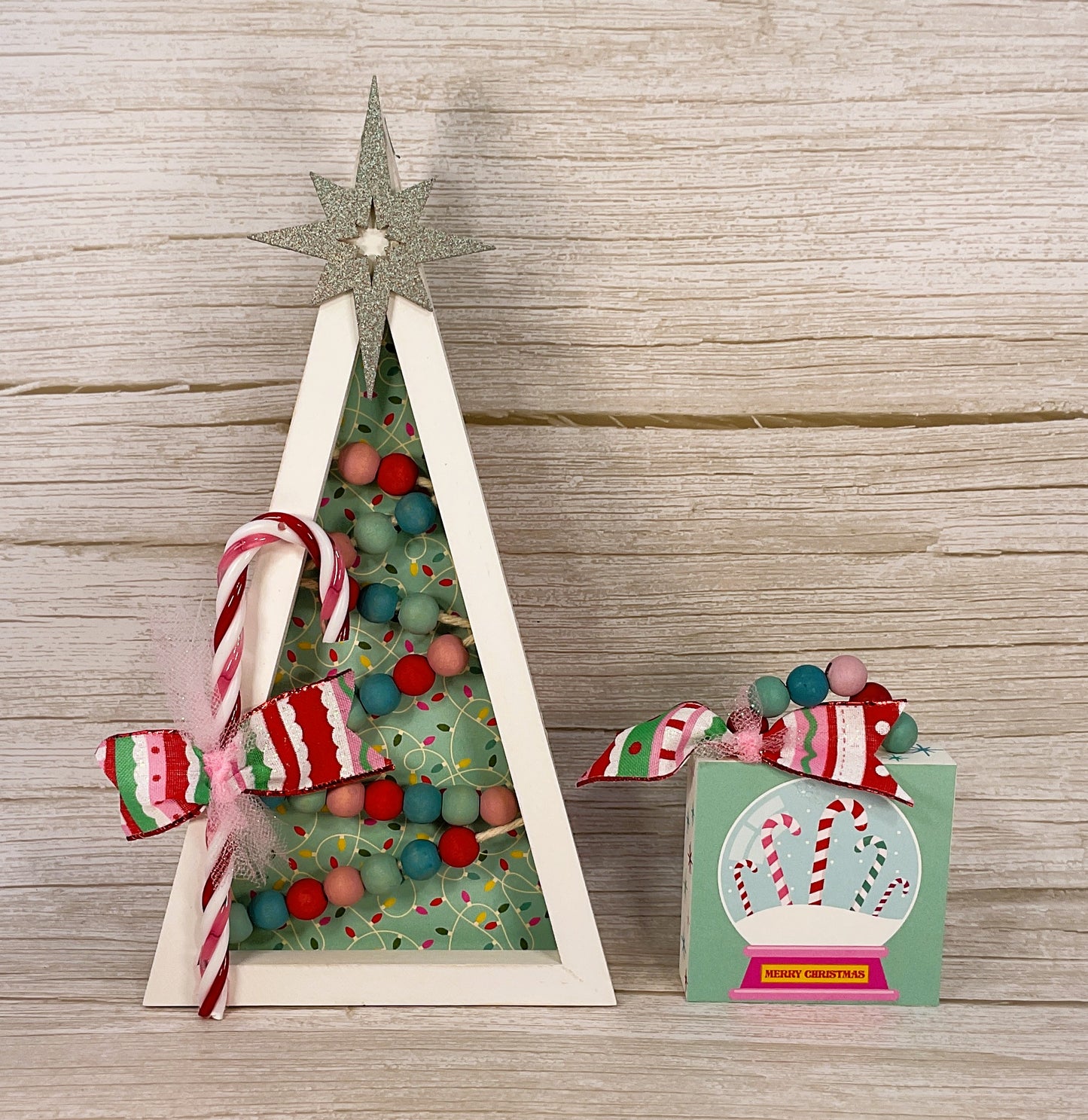 Pink Retro Beaded Wood Christmas Tree & Sign Set – 2 Piece with Sign