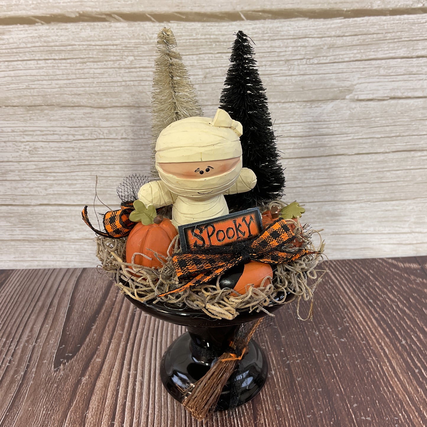 AGSD Halloween Decor - Resin Mummy Figurine on Small Ceramic Stand