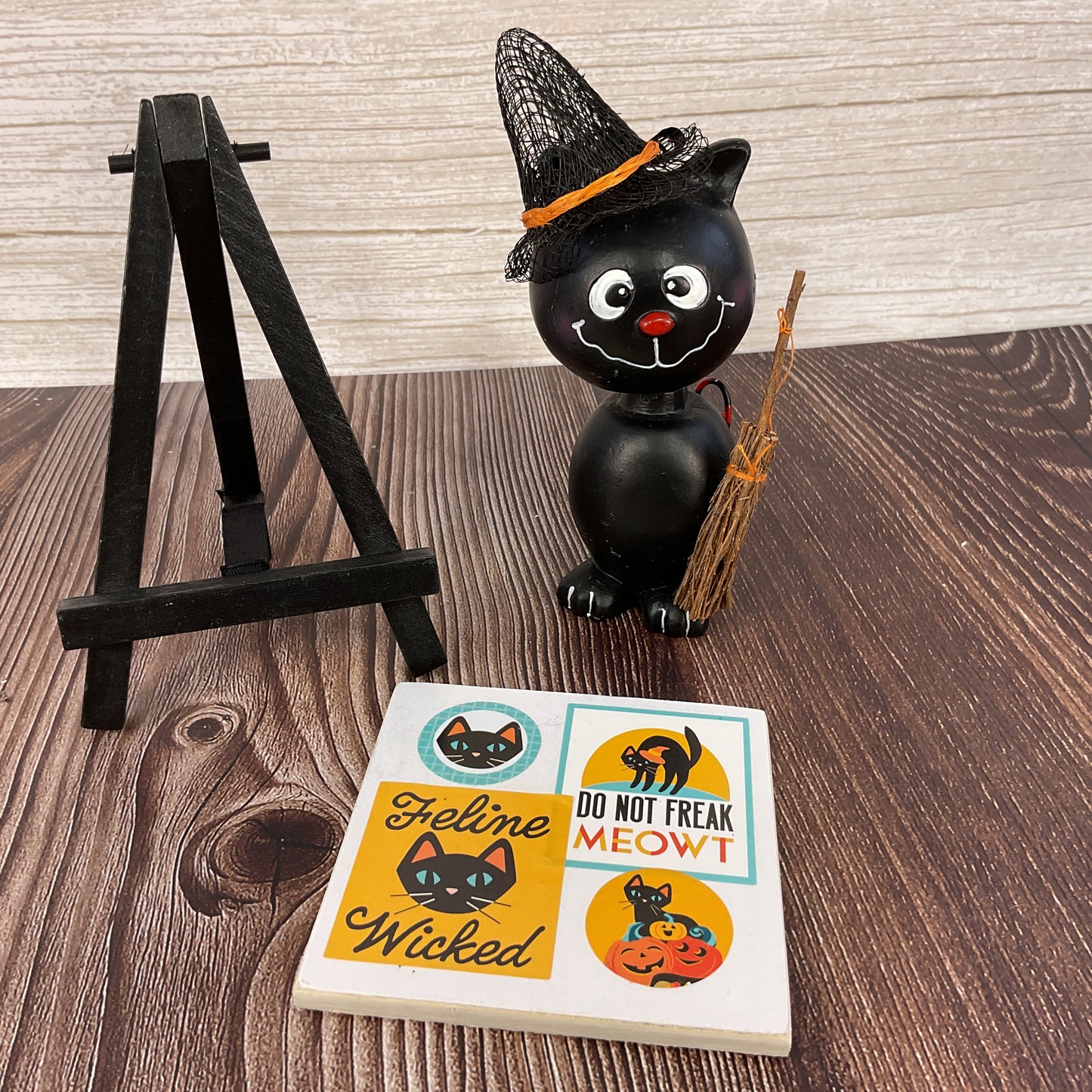 AGSD Halloween Decor - Resin Black Cat and Trick Treat Small Easel Sign 2pc Set