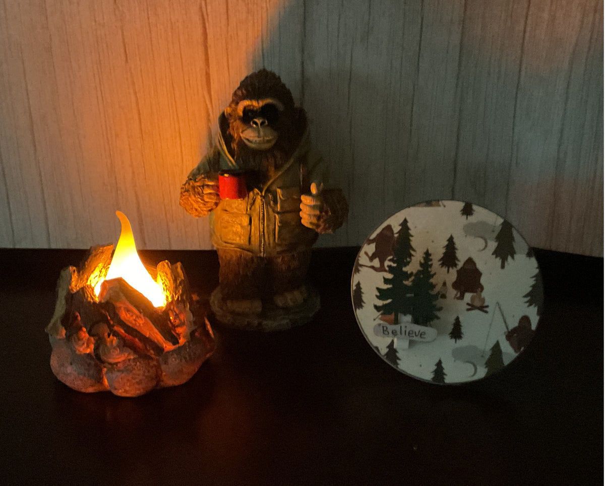 AGSD Home Decor - Hiking Bigfoot Sasquatch Novelty Figurine LED Camp Fire & Sign