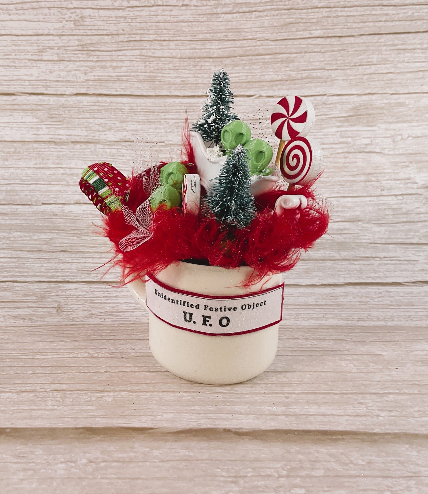 AGSD Christmas Decor - Micro Green UFO Aliens in Sled Sleigh Mini Mug Display