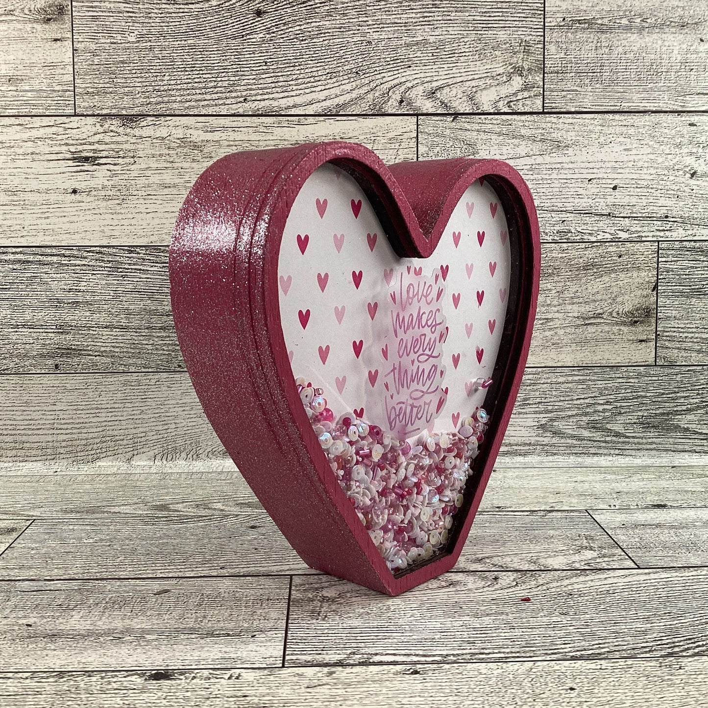 AGD  Valentines Decor - Heart Shaped Chunky Wood Shaker