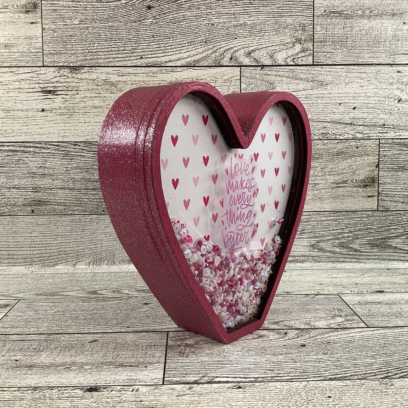 AGD  Valentines Decor - Heart Shaped Chunky Wood Shaker