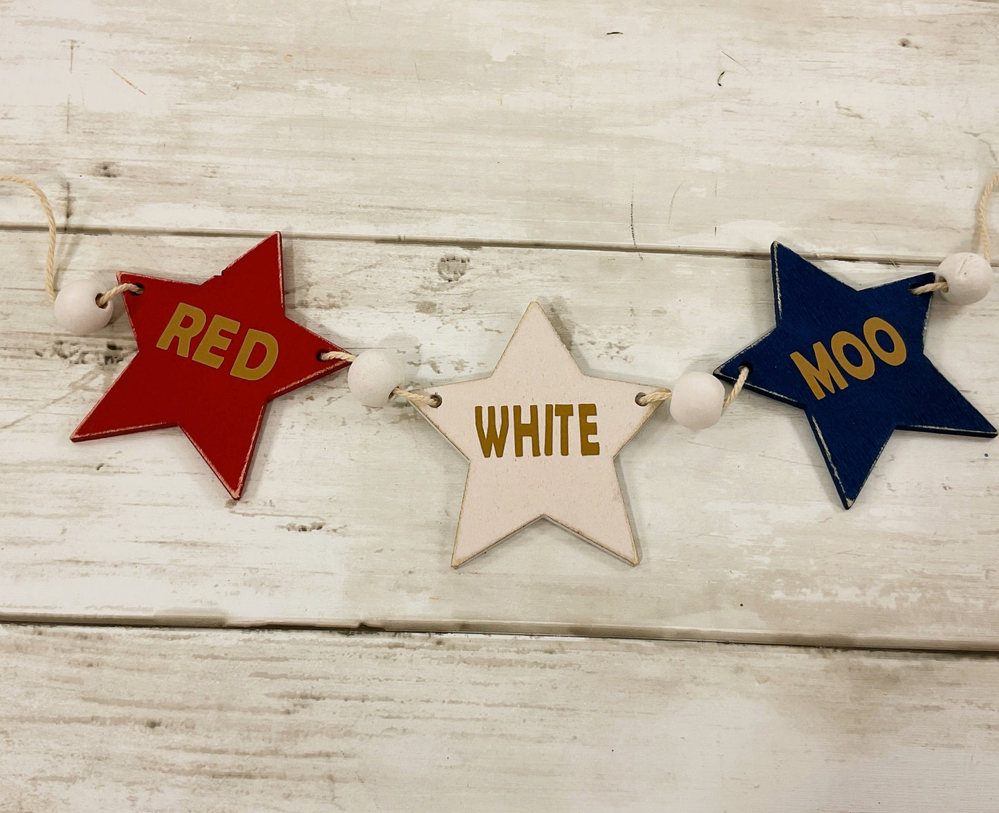 AGD Patriotic Decor - Red White Moo Star Small Banner Garland Clip