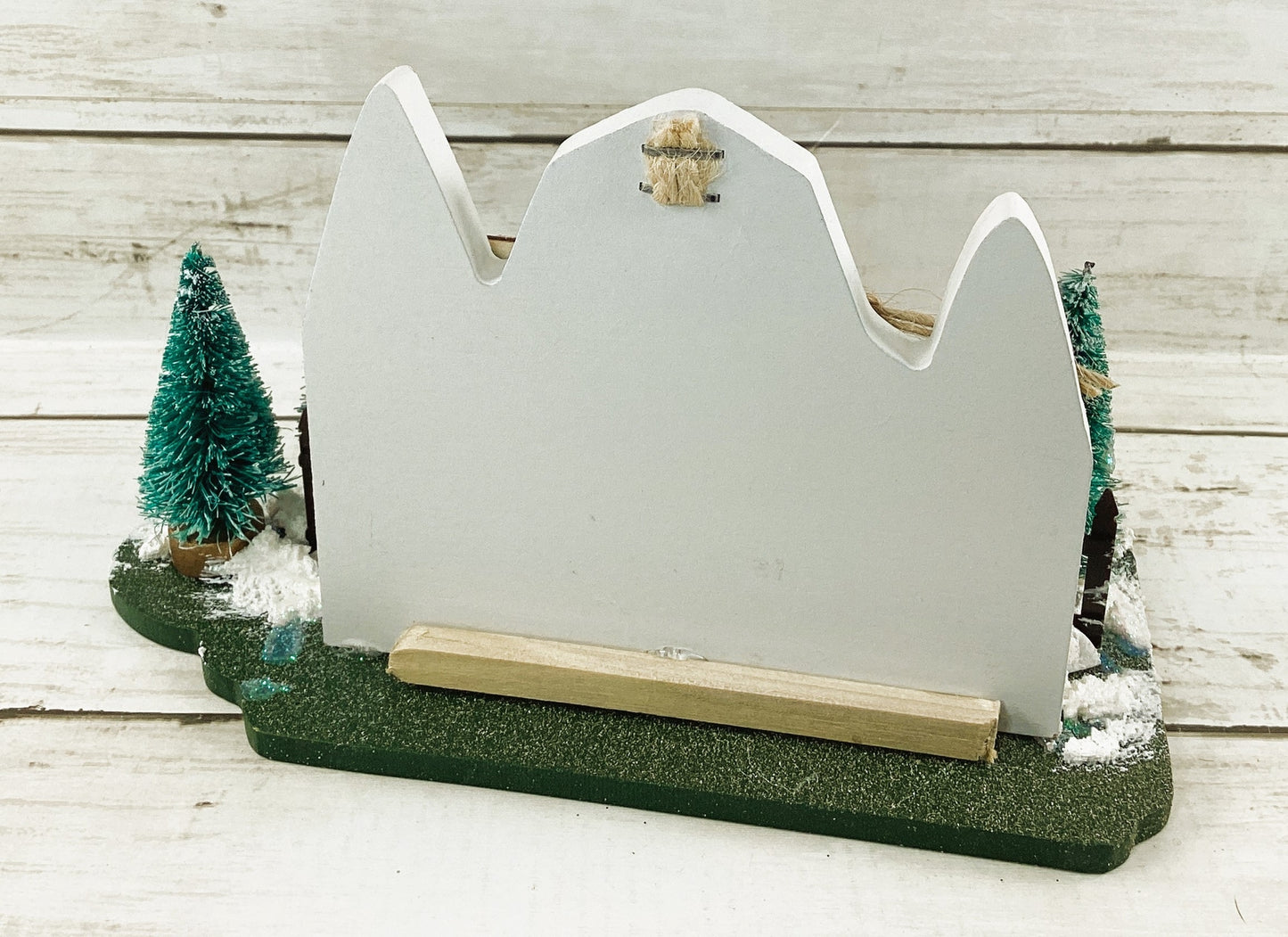 AGD Christmas Decor - Highland Scottish Cow Farmhouse Wood Barn