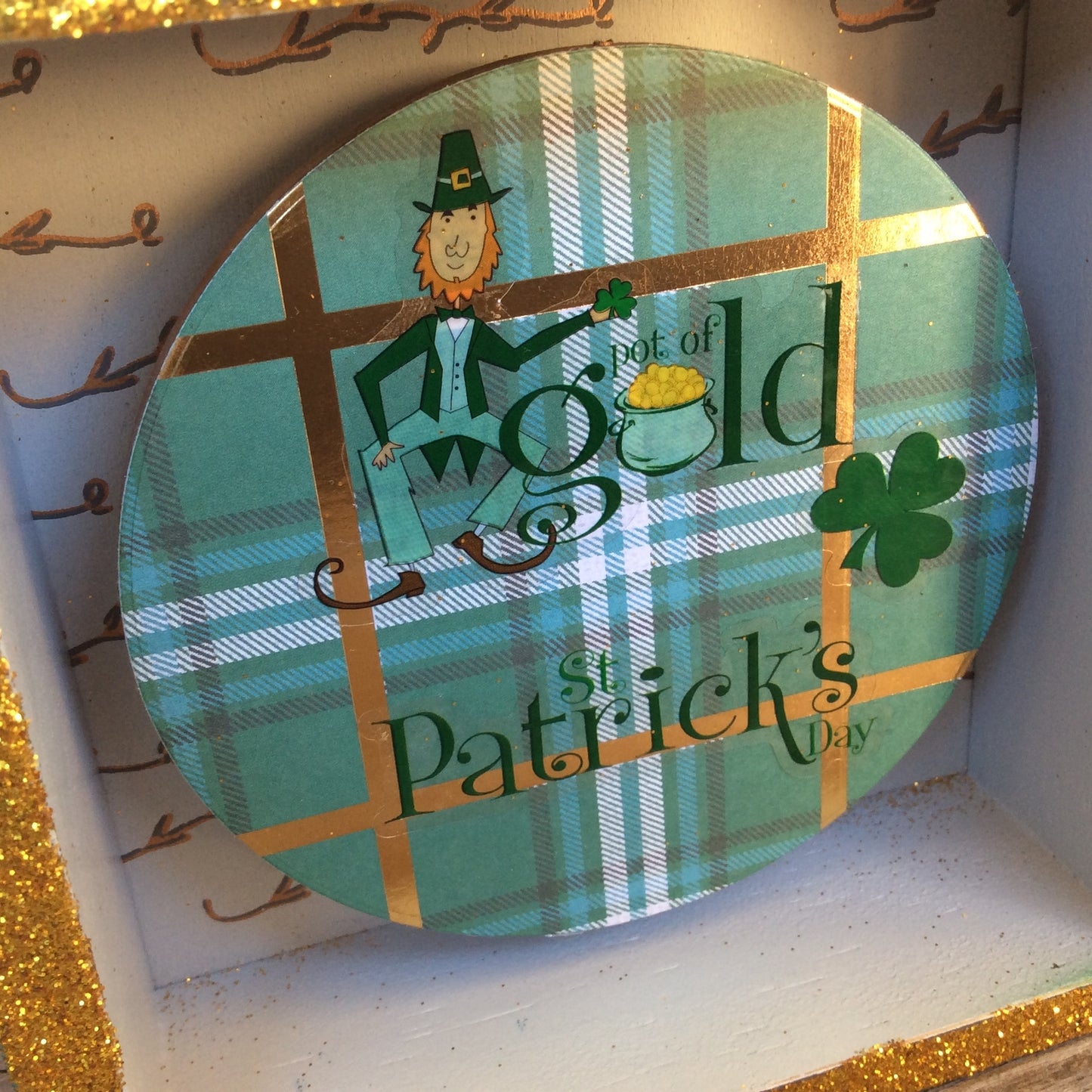 AGD St Patricks Decor - Leprechaun Pot of Gold Inset Box Sign