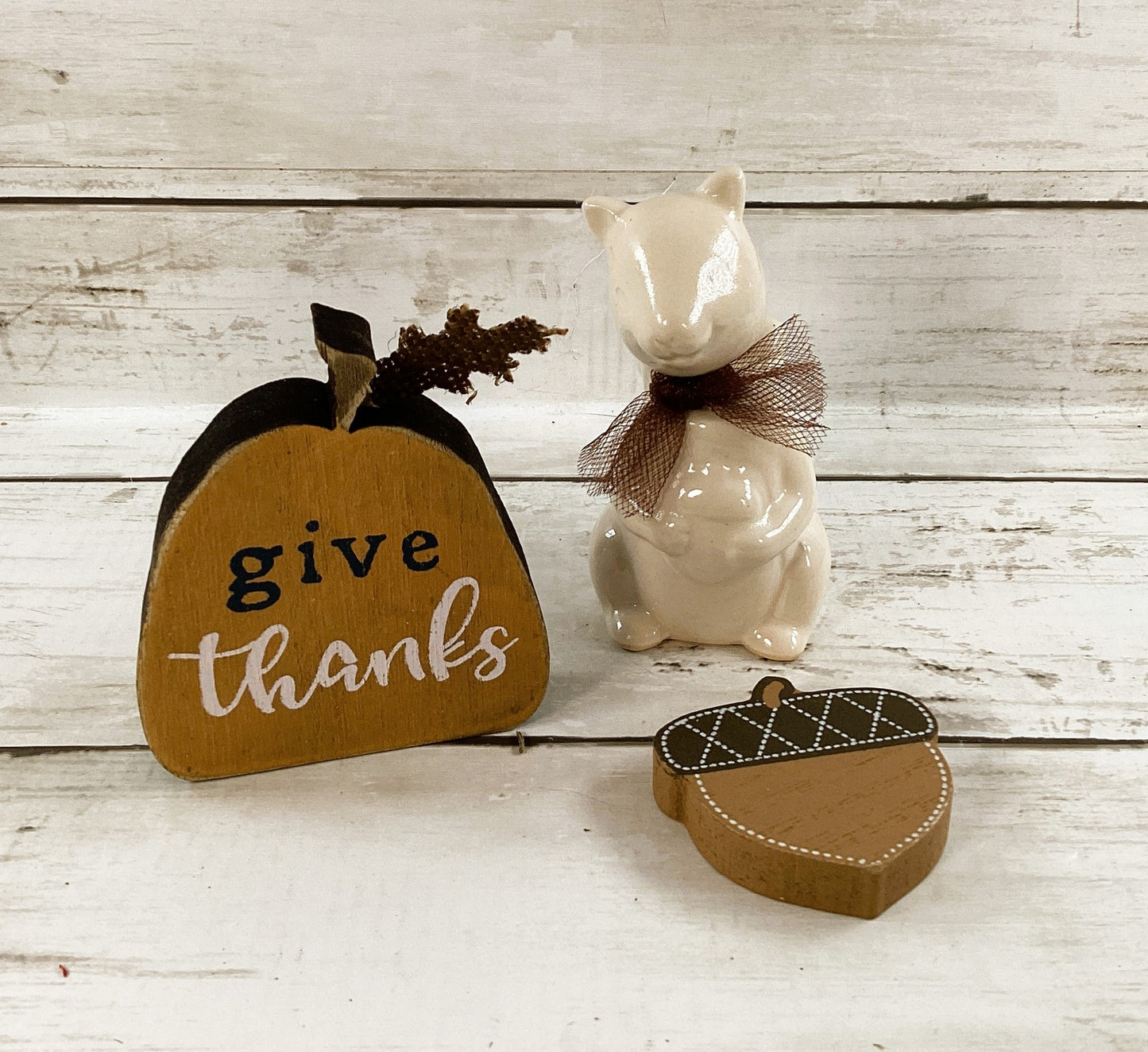 AGD Fall Decor - Bobble-head Ceramic Squirrel Figurine Give Thanks 3pc Set