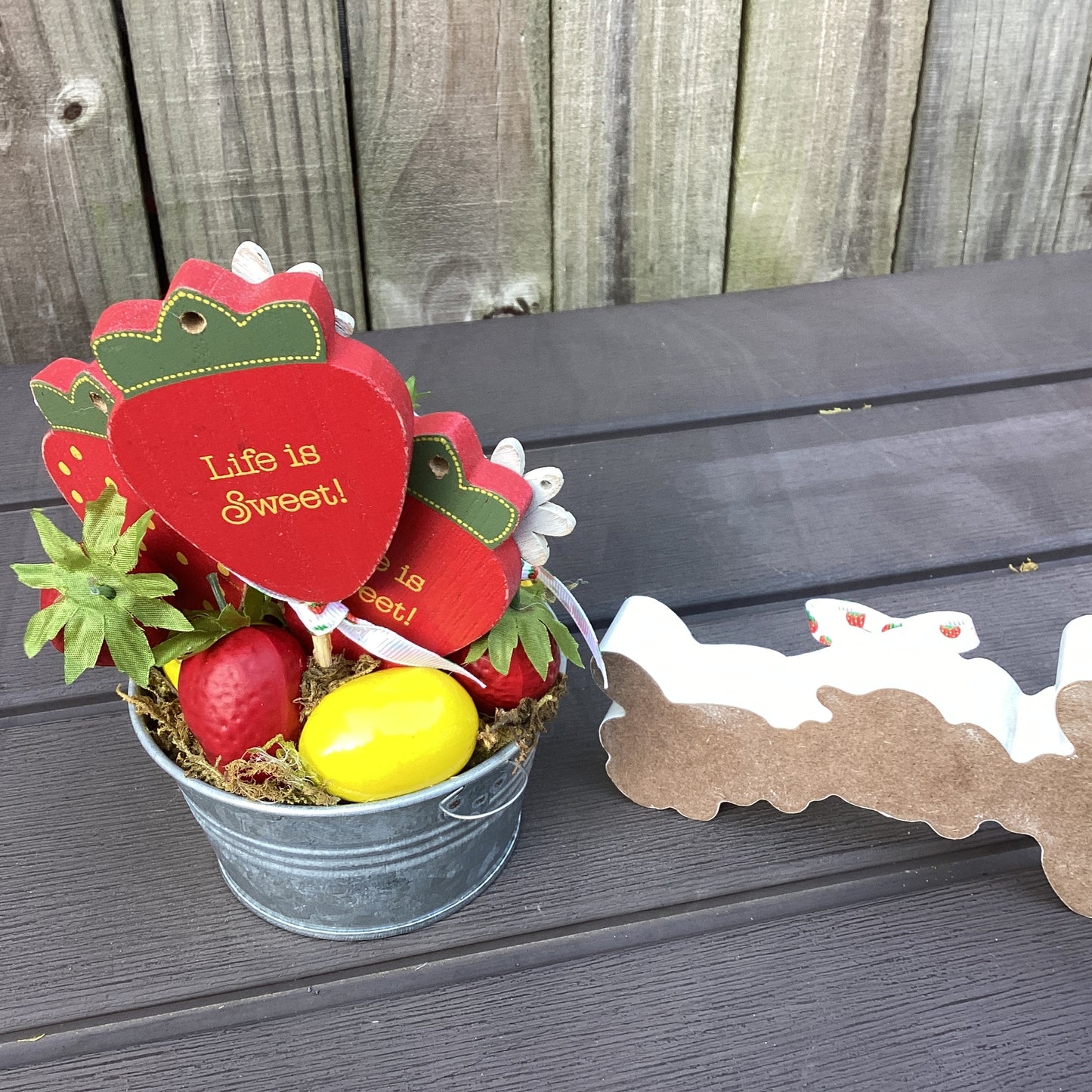 AGD Summer Decor - Strawberry Lemon Lemonade Theme Galvanized Tub Display