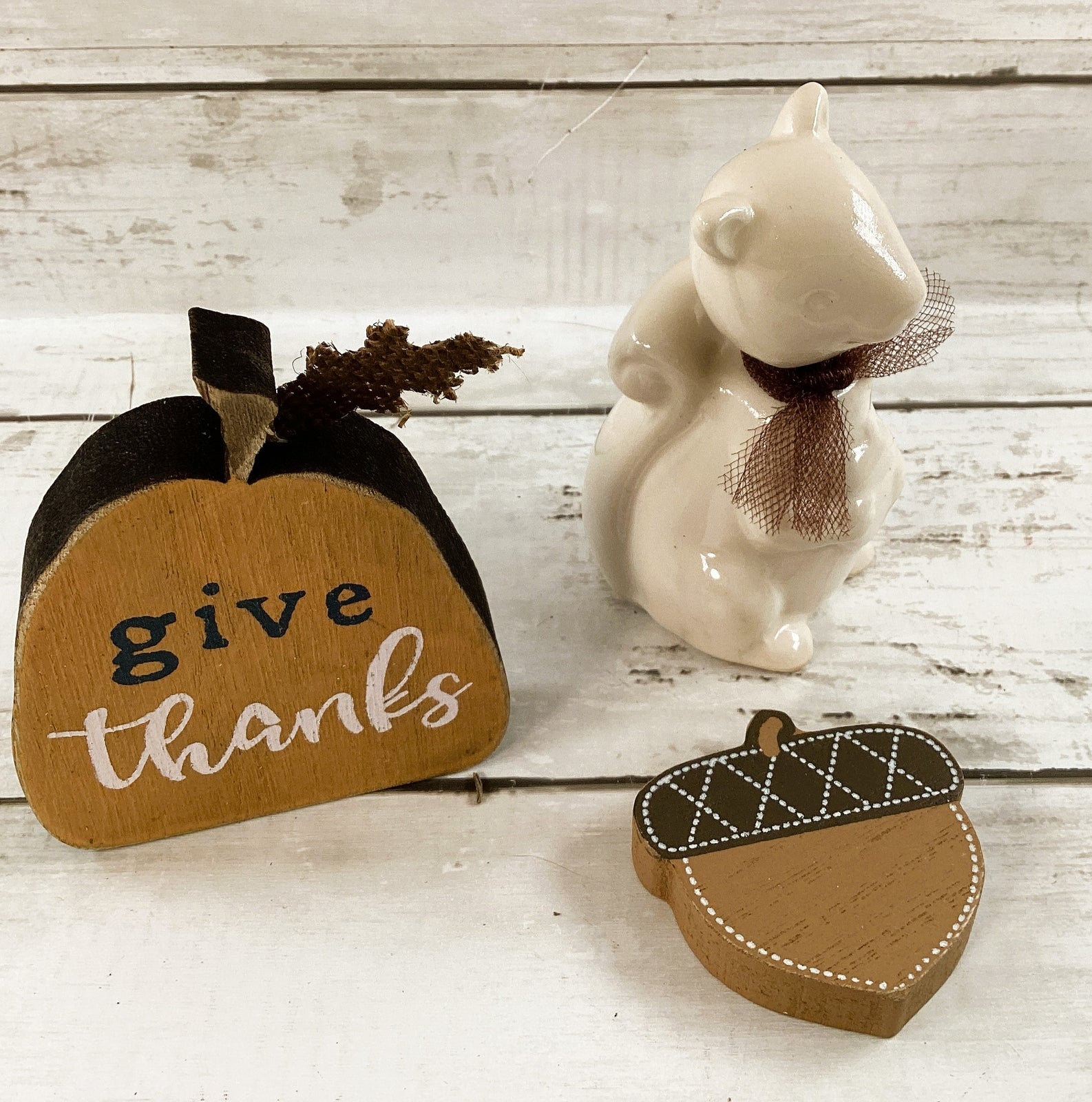 AGD Fall Decor - Bobble-head Ceramic Squirrel Figurine Give Thanks 3pc Set