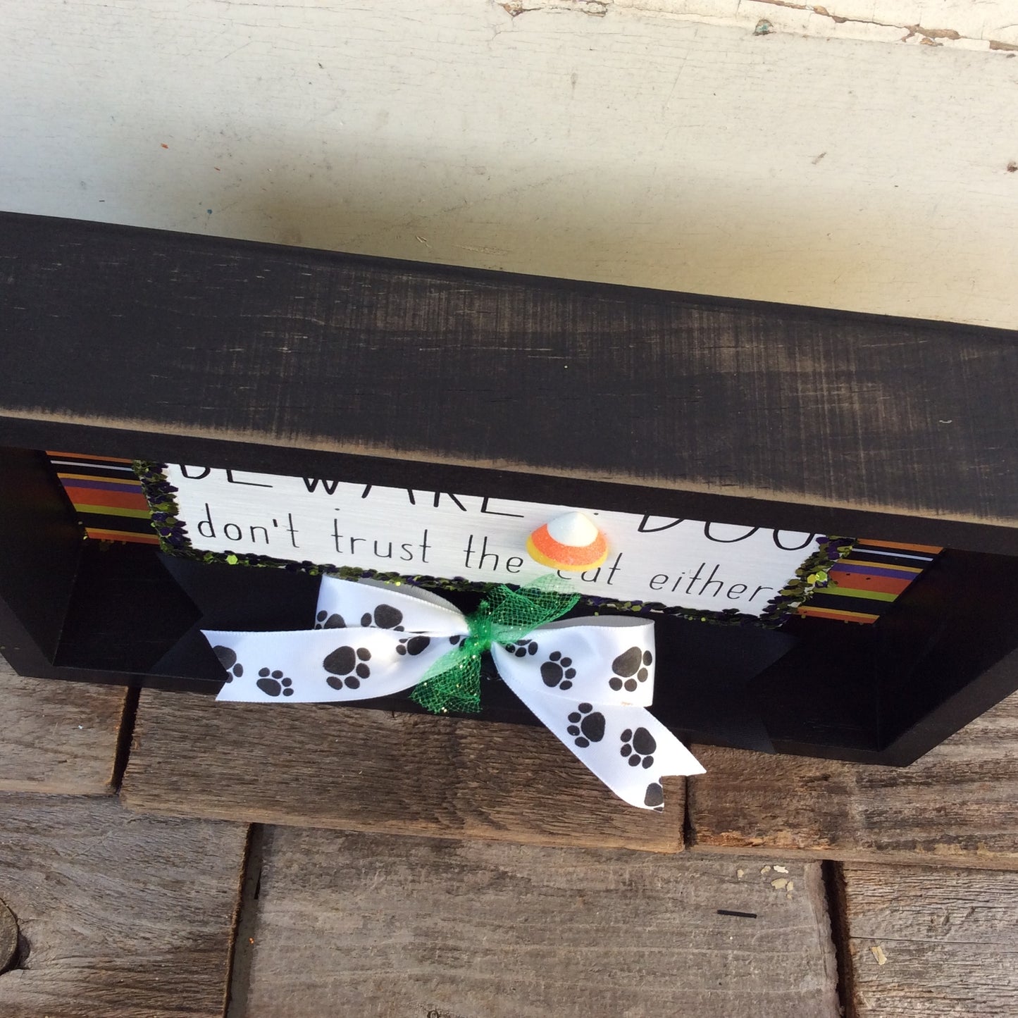 AGD Halloween Decor - Beware of Dog Dont Trust the Cat Box Sign