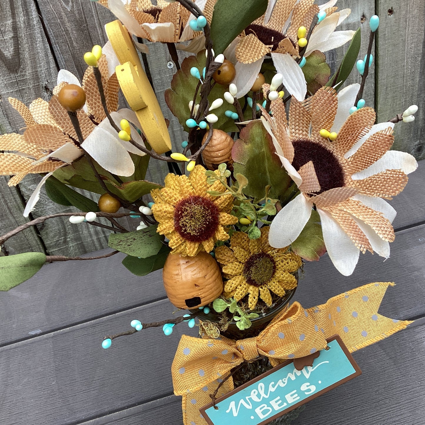 AGD Spring Decor - Summer Flowers Bee Happy Floral Glass Vase Display