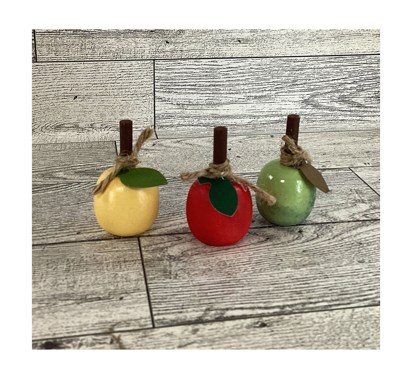 AGD Fall Decor - Green Yellow Red Wood Apple-Shape Theme Galvanized Tub Display