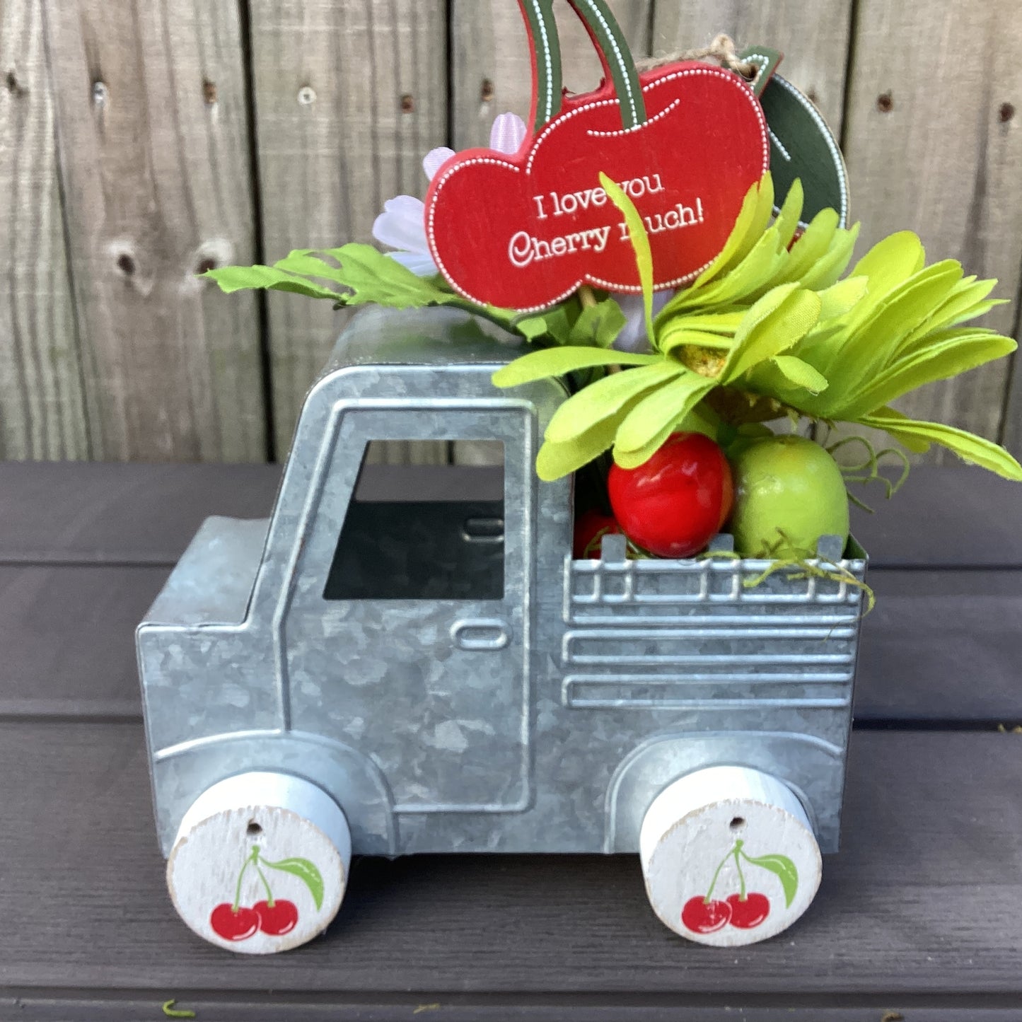 AGD Summer Decor - Cherry Lime Theme Floral Galvanized Metal Truck Display
