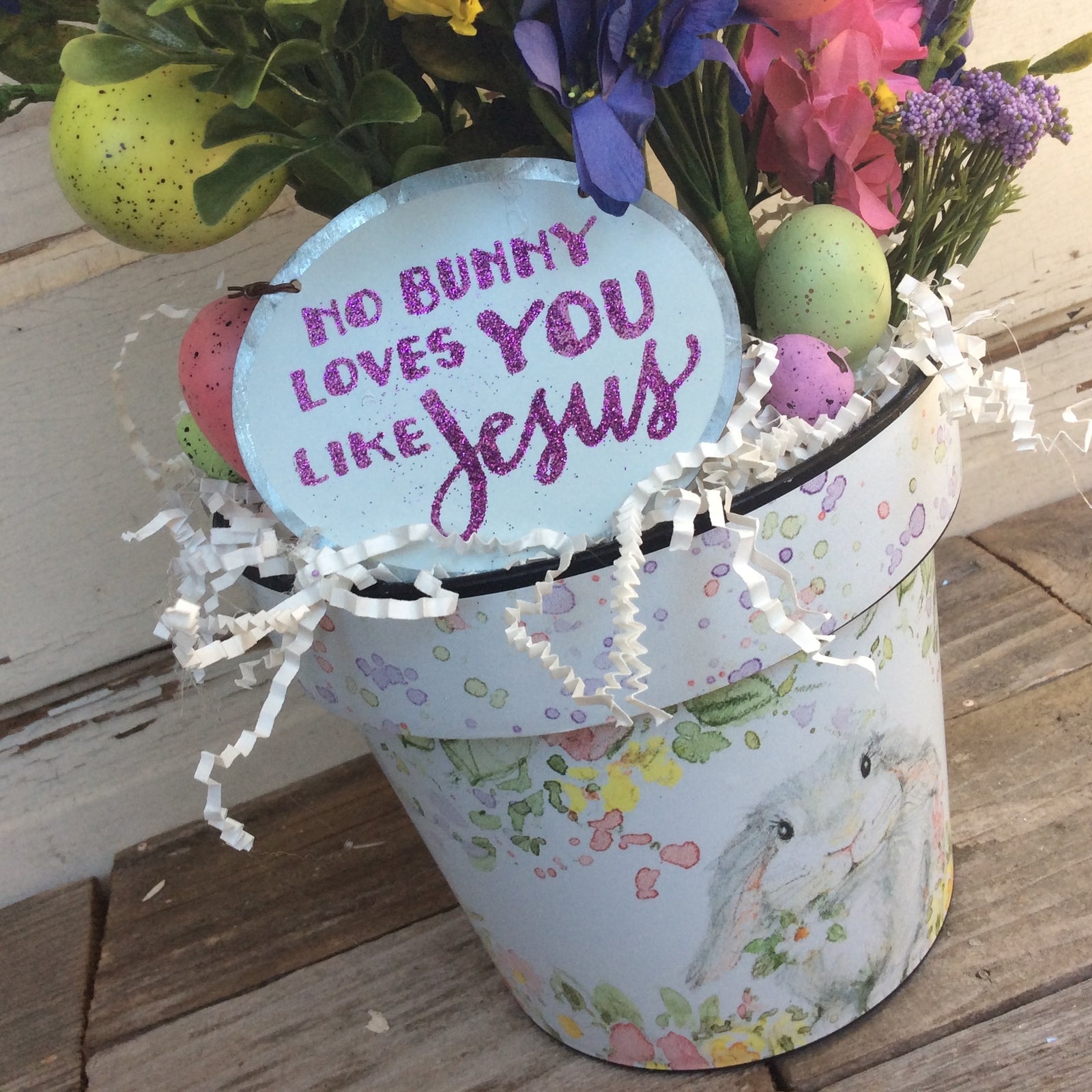 AGD Easter Decor –  No Bunny Loves You Like Jesus Floral Display