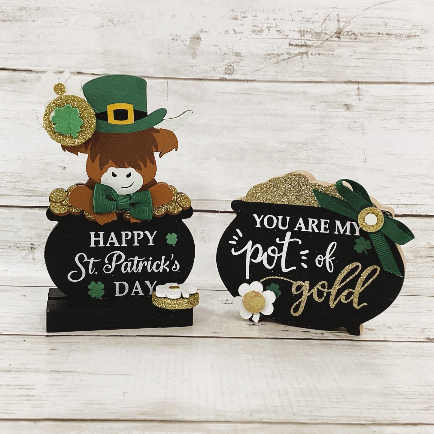 AGD St Patrick Decor - Highland Cow Pot of Gold Tier Tray 2pc