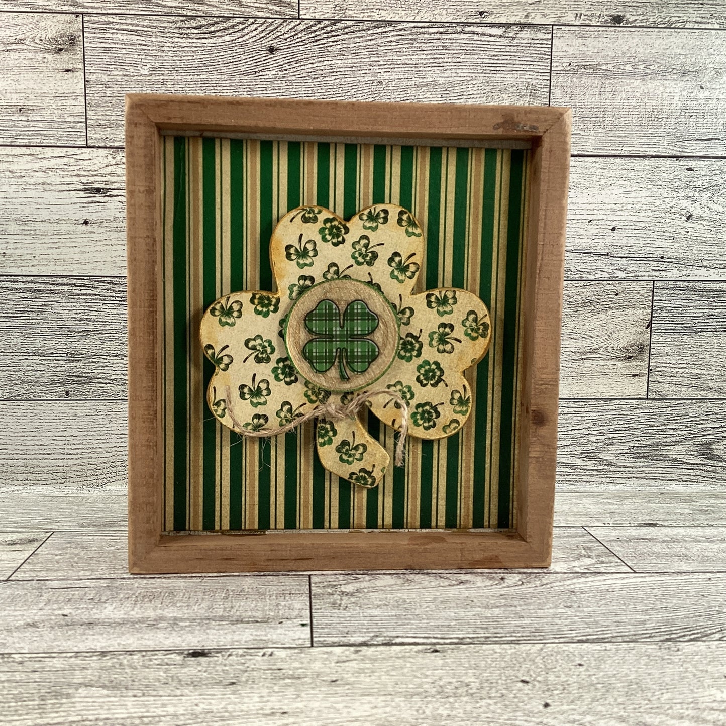 St Patrick's Decor - Primitive Irish Shamrock Clover Inset Sign