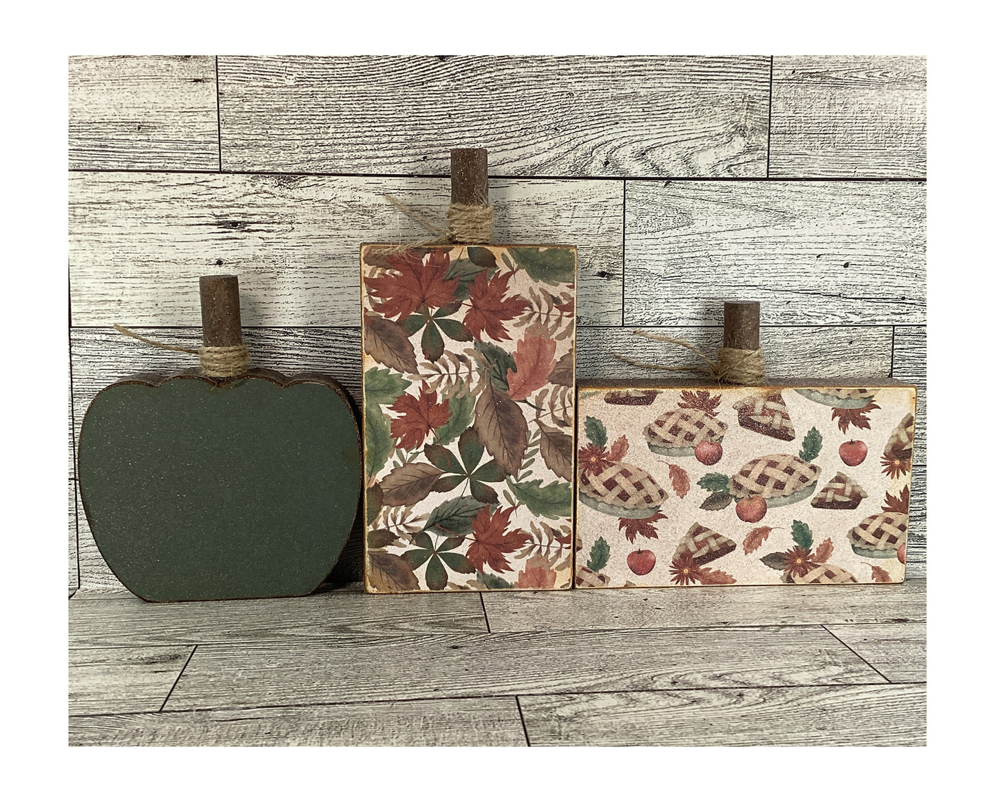 AGD Fall Decor - Green Red Apple Pie Block Signs Tier Tray Decor 3pc