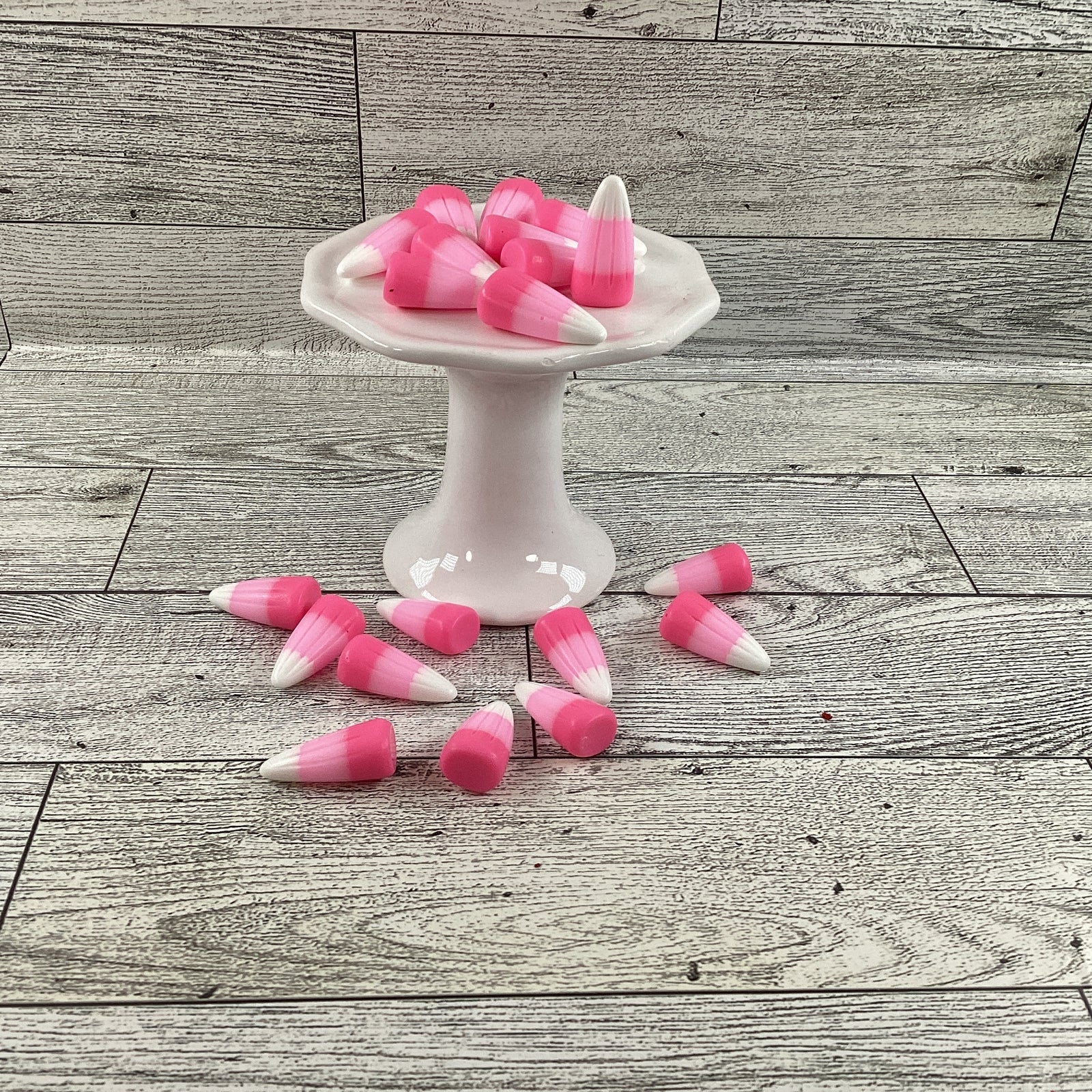 AGD Craft Supply - Realistic Artificial FAKE Resin Dark Lt Pink White Candy Corn