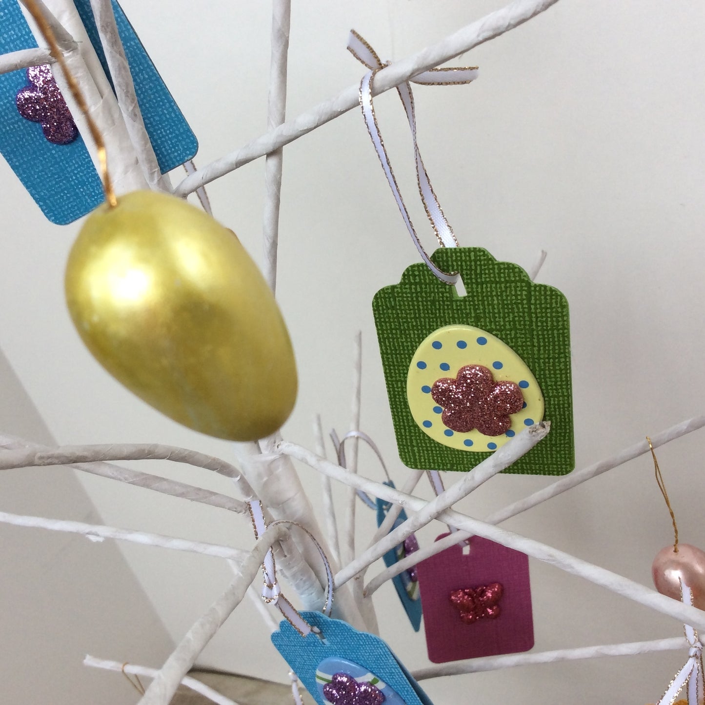 AGD Easter Decor - 2ft White Wire Tree with Ornaments #68