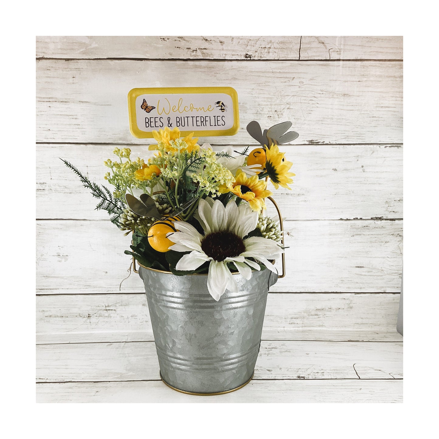 AGD Summer Decor - Bee Theme Sunflower Centerpiece Display