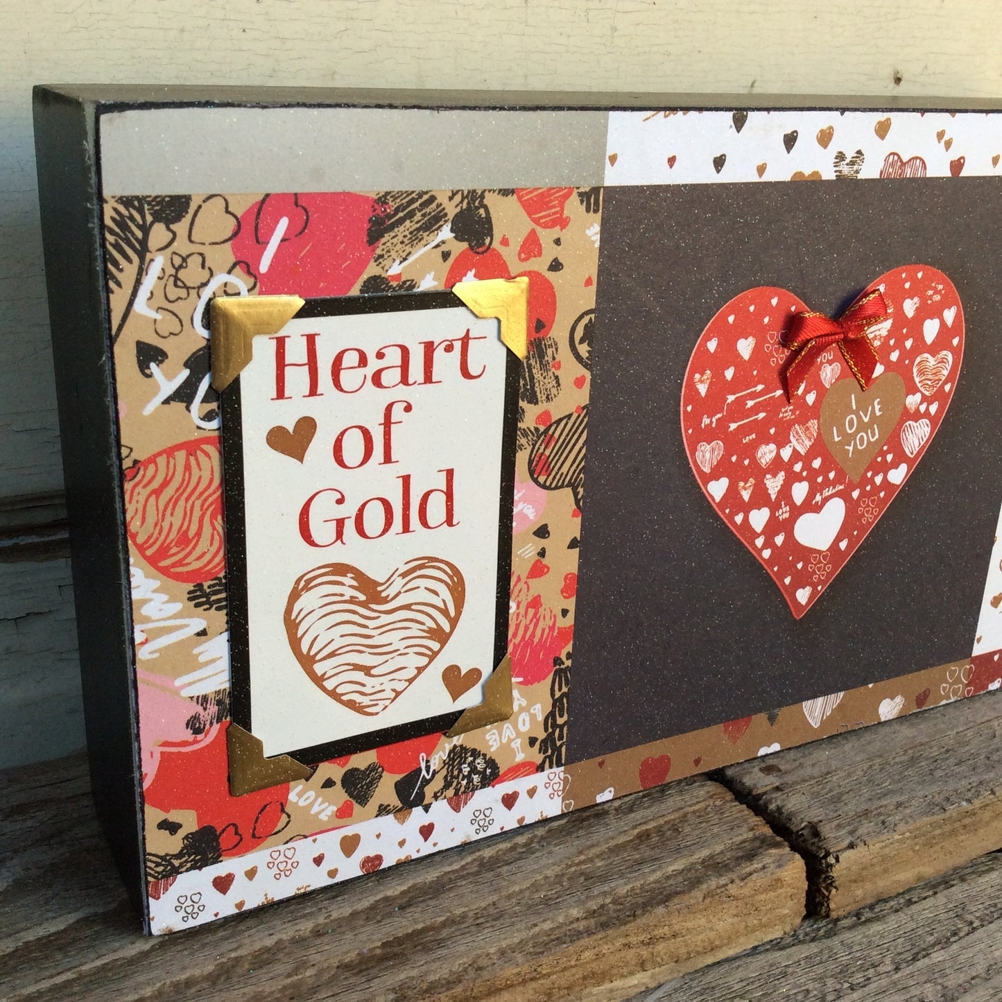 AGD Valentines Decor -Happy Heart Day Heart Of Gold Box Sign