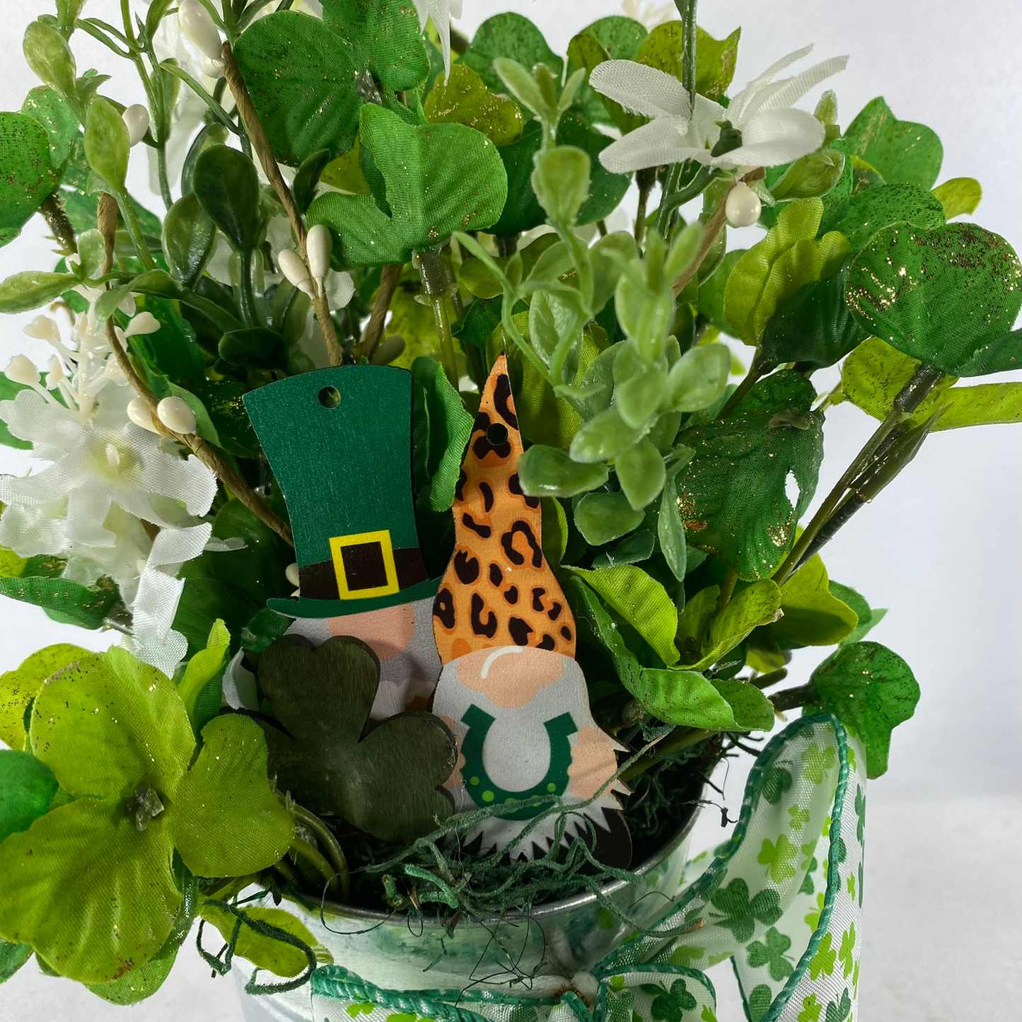 AGD St Patrick's Decor – Gnomes Shamrock Floral Small Centerpiece