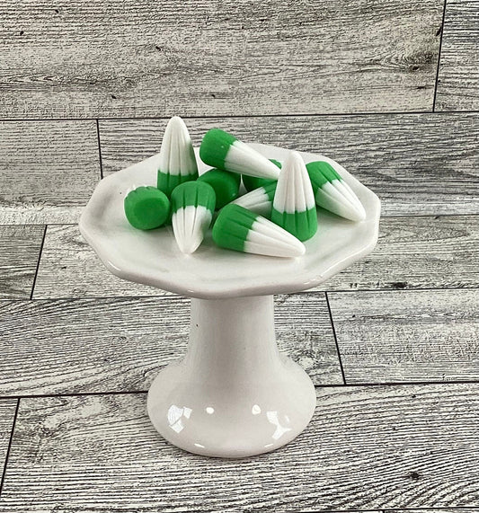 AGD Craft Supply - Realistic Artificial FAKE Resin Green White Candy Corn