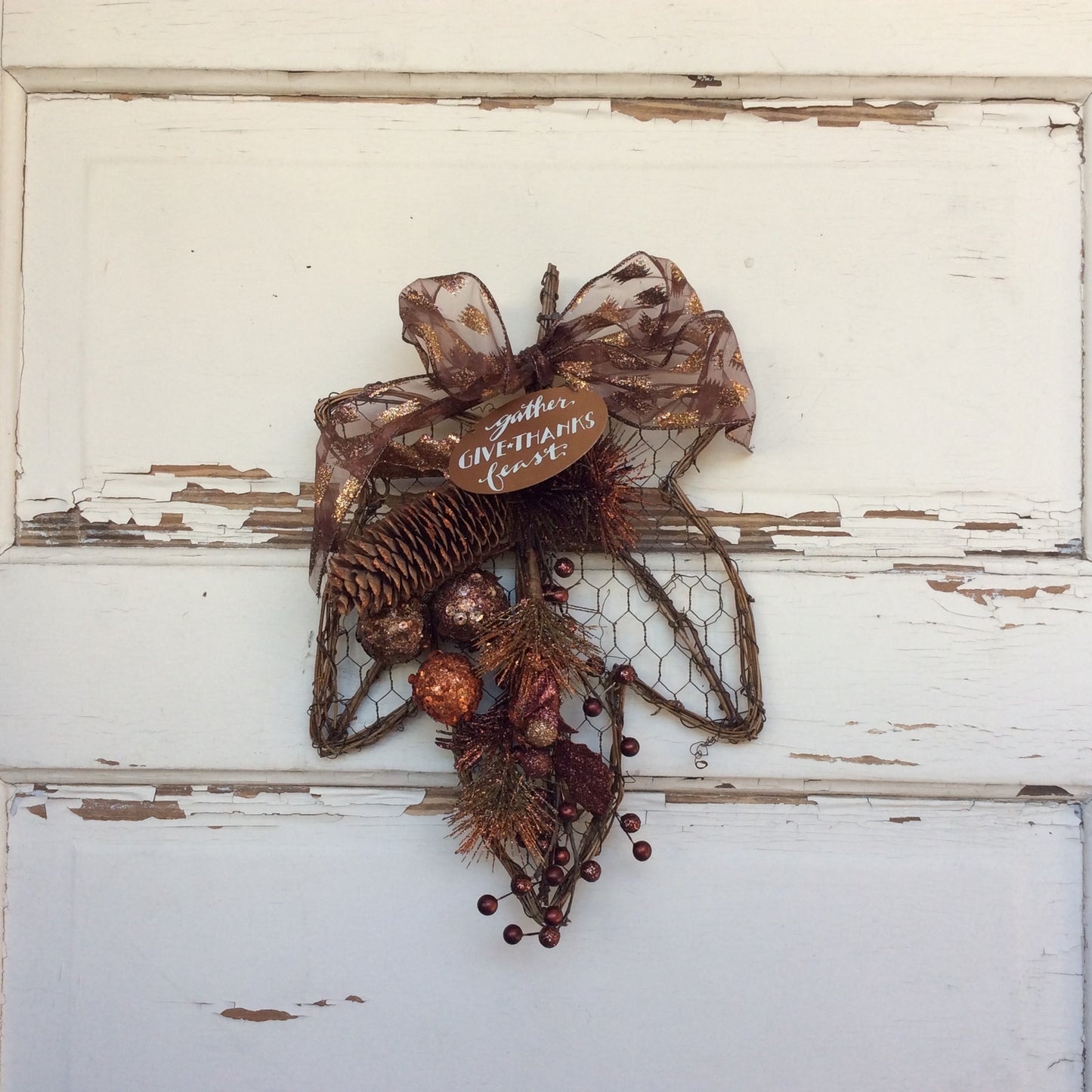 AG Designs Fall Harvest Decor – Give Thanks Bronze Glitter Grapevine Maple Leaf