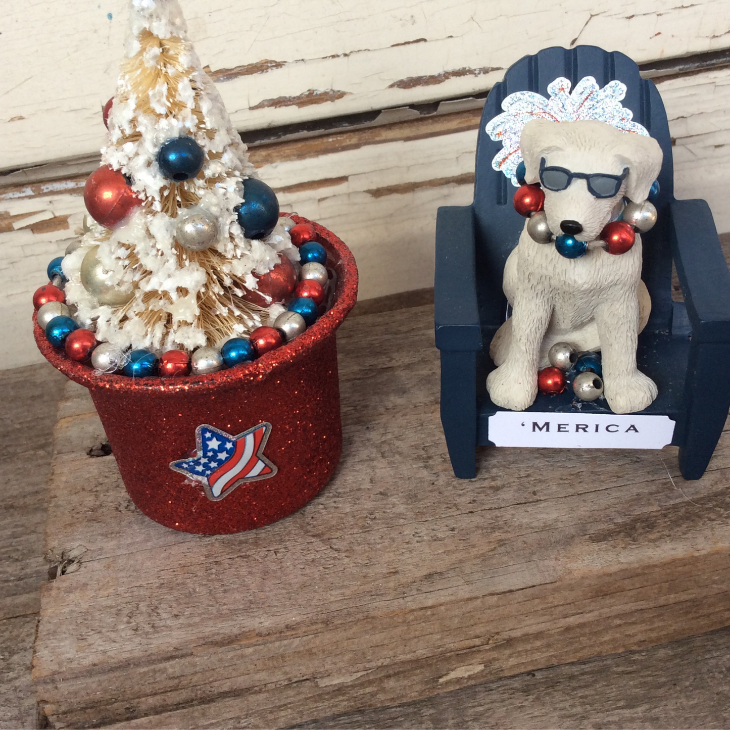 AGD Patriotic Decor - 'Merica Resin Dog Sisal Tree Decor