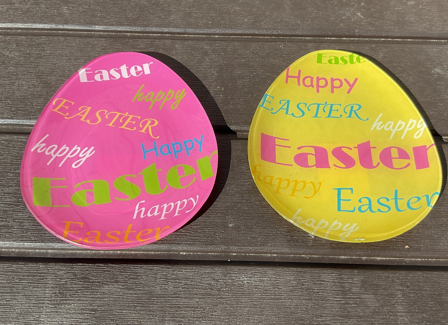 HL Easter Decor - Glass Happy Sentiments Words Egg Shape Plates 2pc