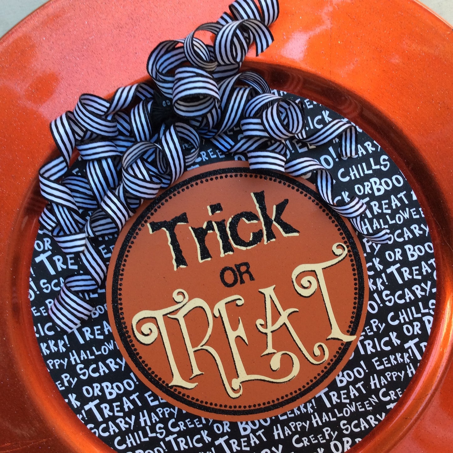 AGD Halloween Decor - Trick Treat Decorative Plate