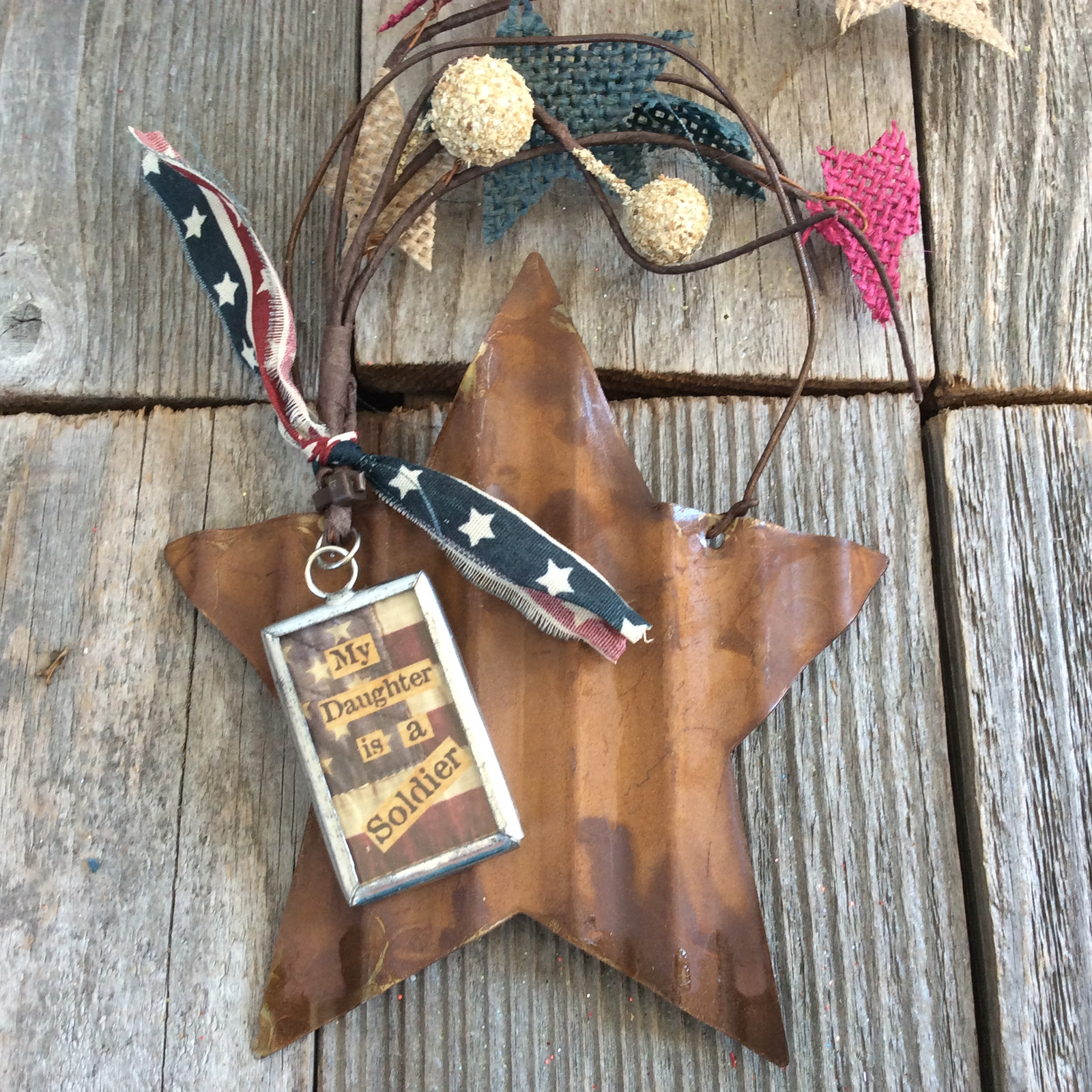 AGD Patriotic Decor - Daughter Soldier Rusty Star Ornament 2pc.