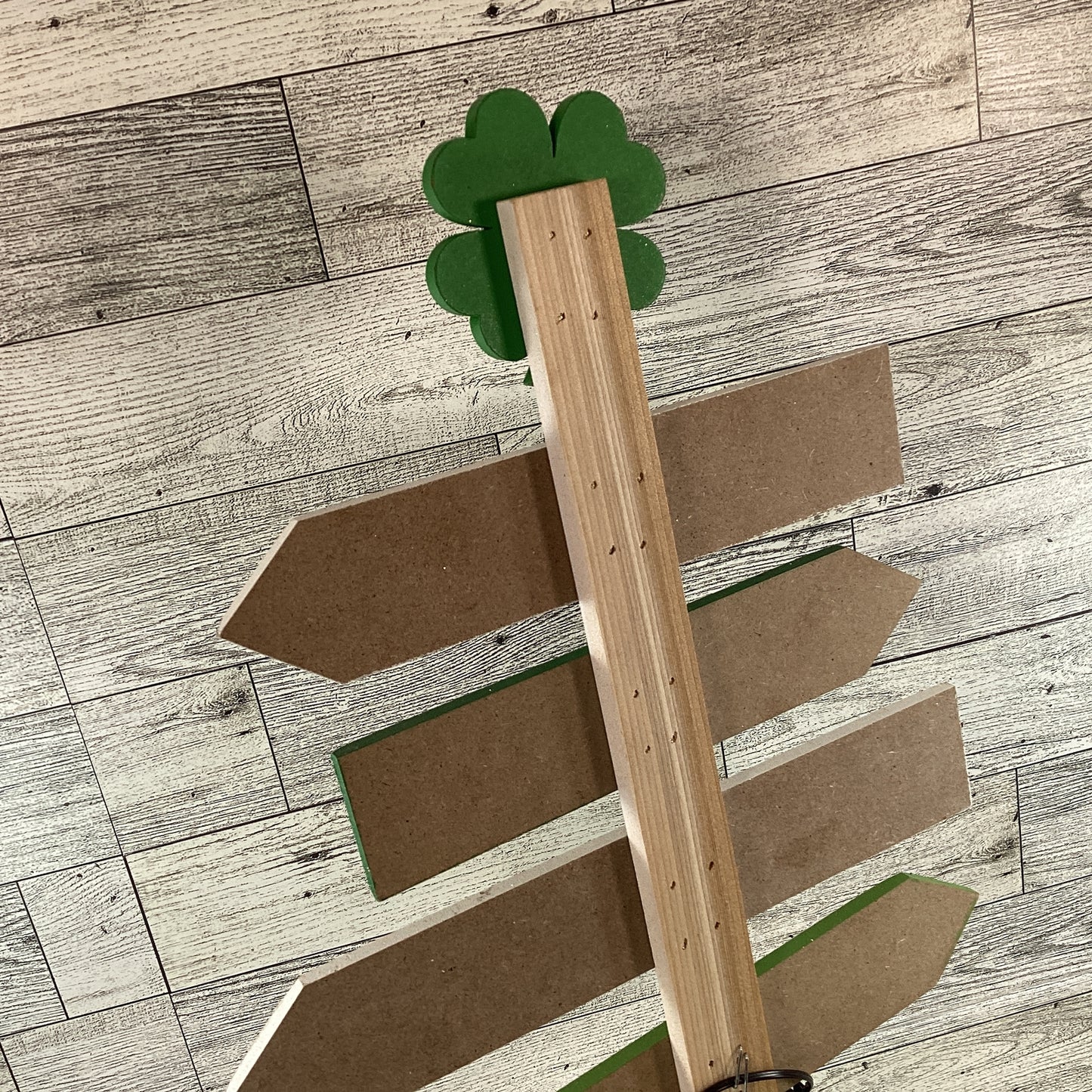 AGD St Patrick's Decor  – Irish Kiss Me Pot of Gold Directional Sign Display