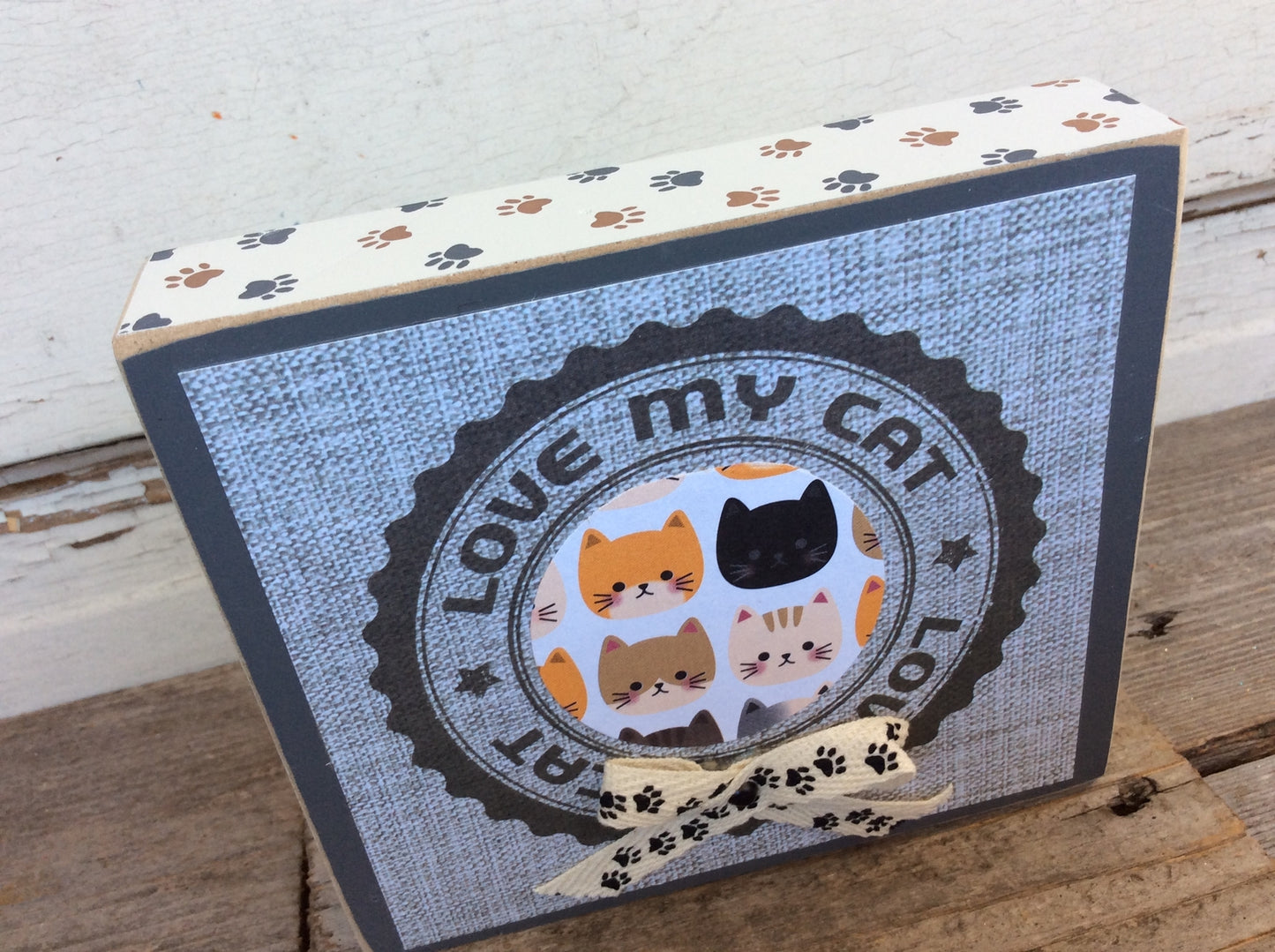 AGD Pet Gift - Love My Cat Chunky Wood Sitter