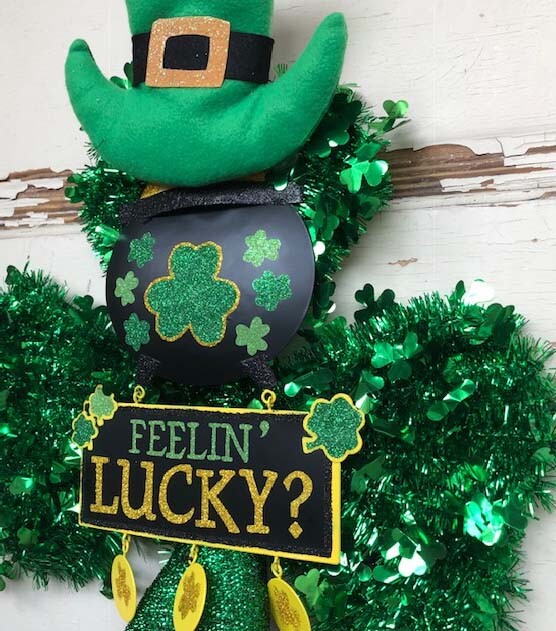 AGD St Patricks Decor - Green Tinsel Feeling Lucky Leprechaun Wreath
