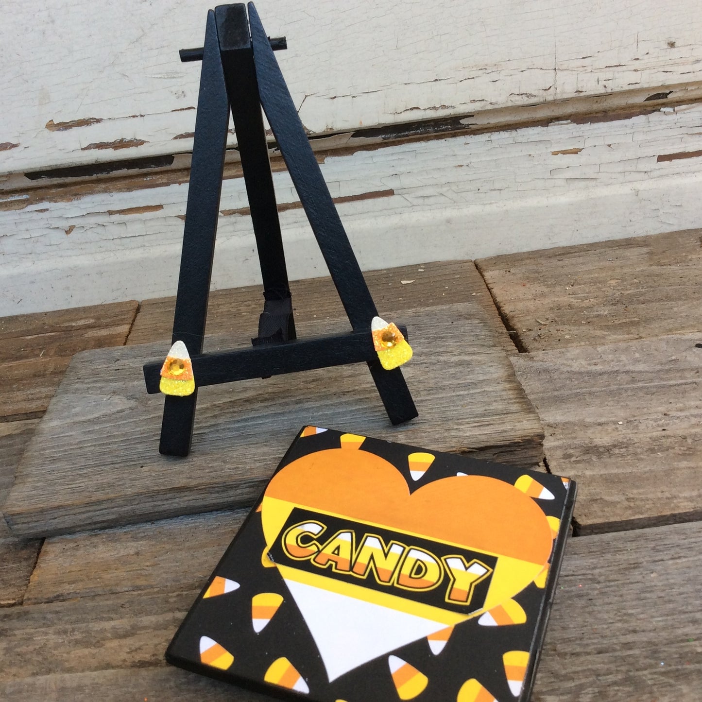 AGD Halloween Decor - Heart (Love) Candy Corn Easel Display