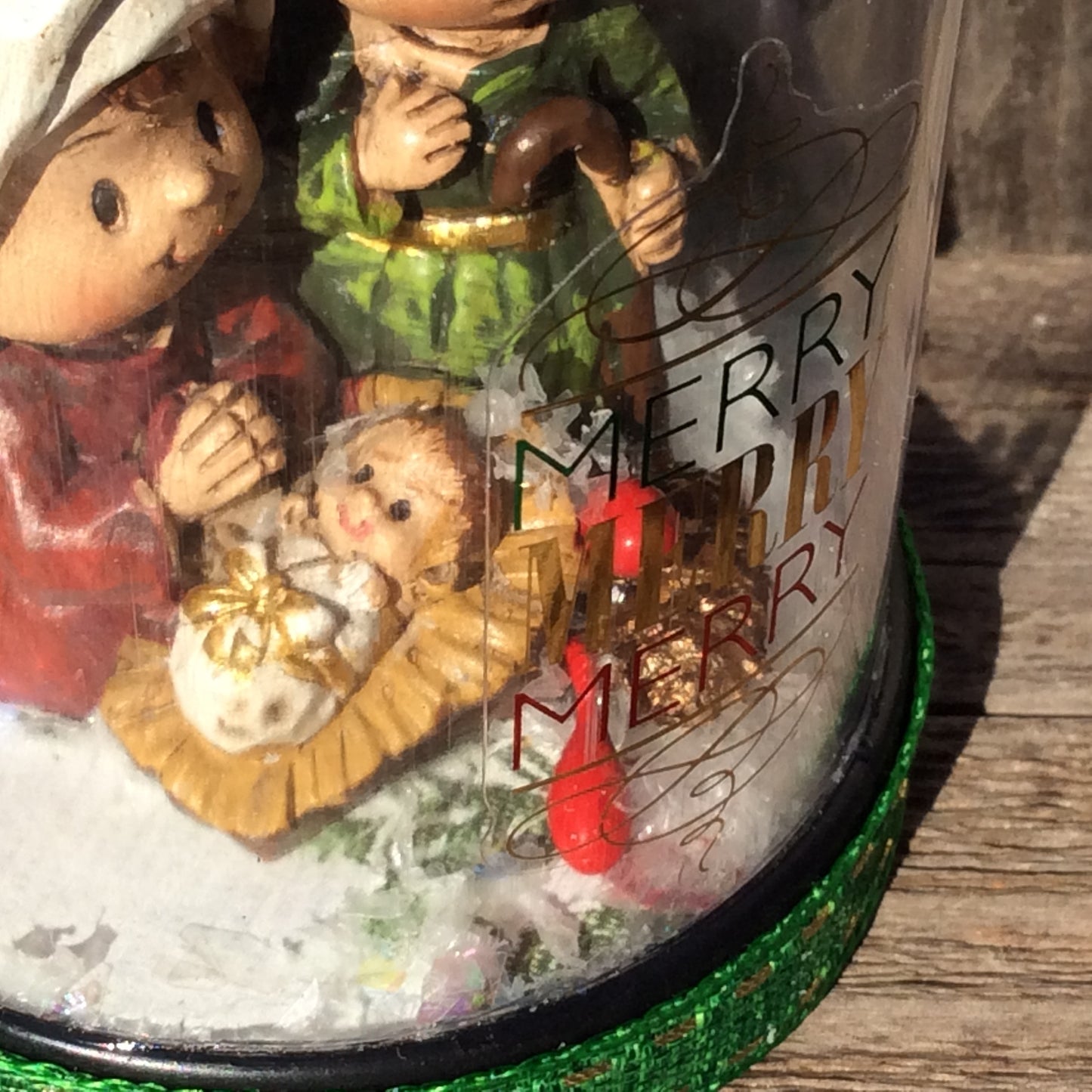 AGD Christmas Decor - Dome Nativity Family Merry Merry Merry