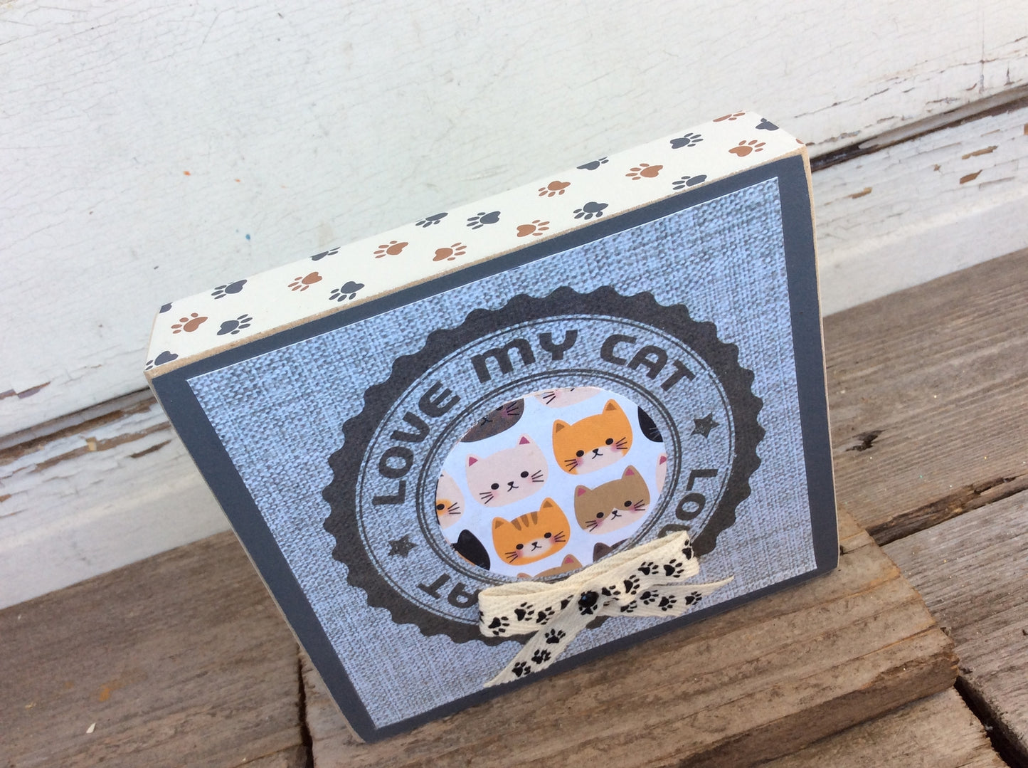 AGD Pet Gift - Love My Cat Chunky Wood Sitter