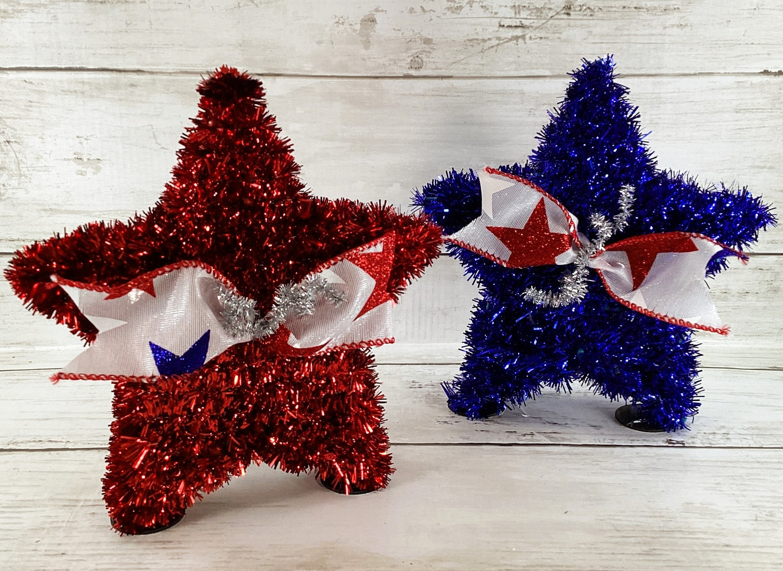 AGD Patriotic Decor - July 4th Liberty Tinsel Firecracker Party Display