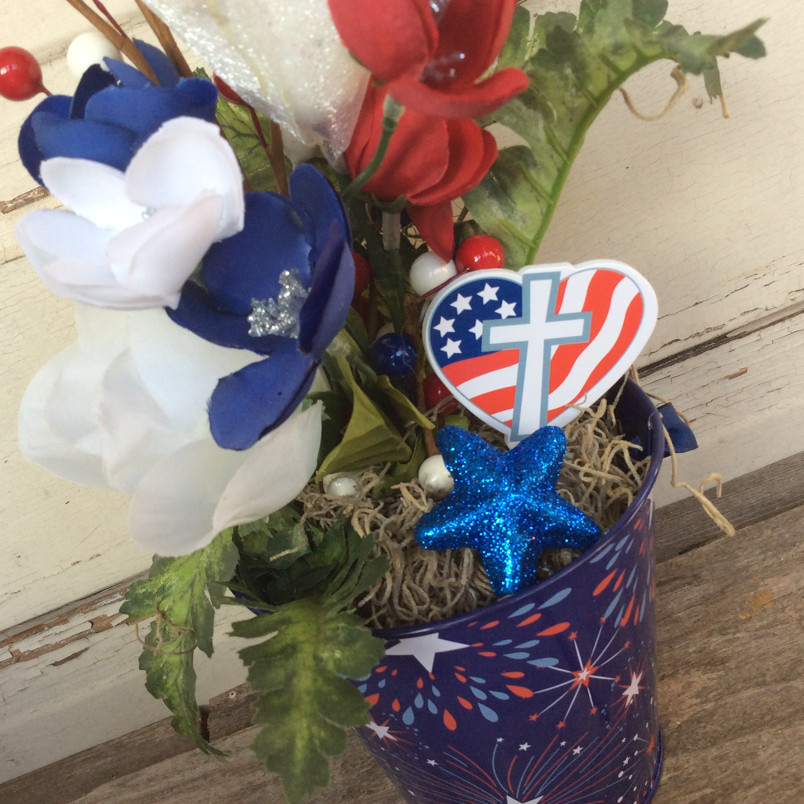AGD Patriotic Decor - American Heart Cross Small Floral Centerpiece